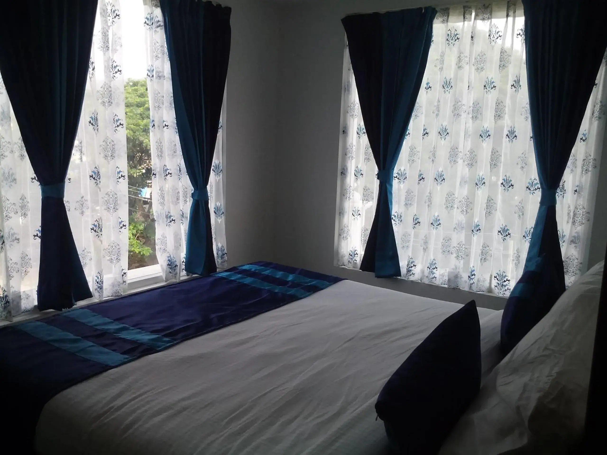 Bed in Sepoy Grande Mysore Bed in Sepoy Grande Mysore