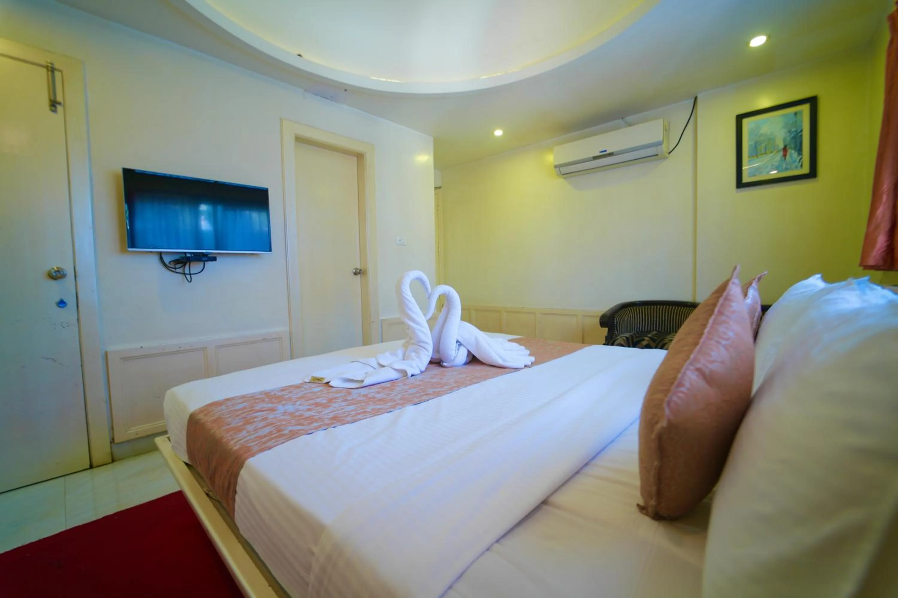 Bedroom, Bed in Sepoy Grande Mysore