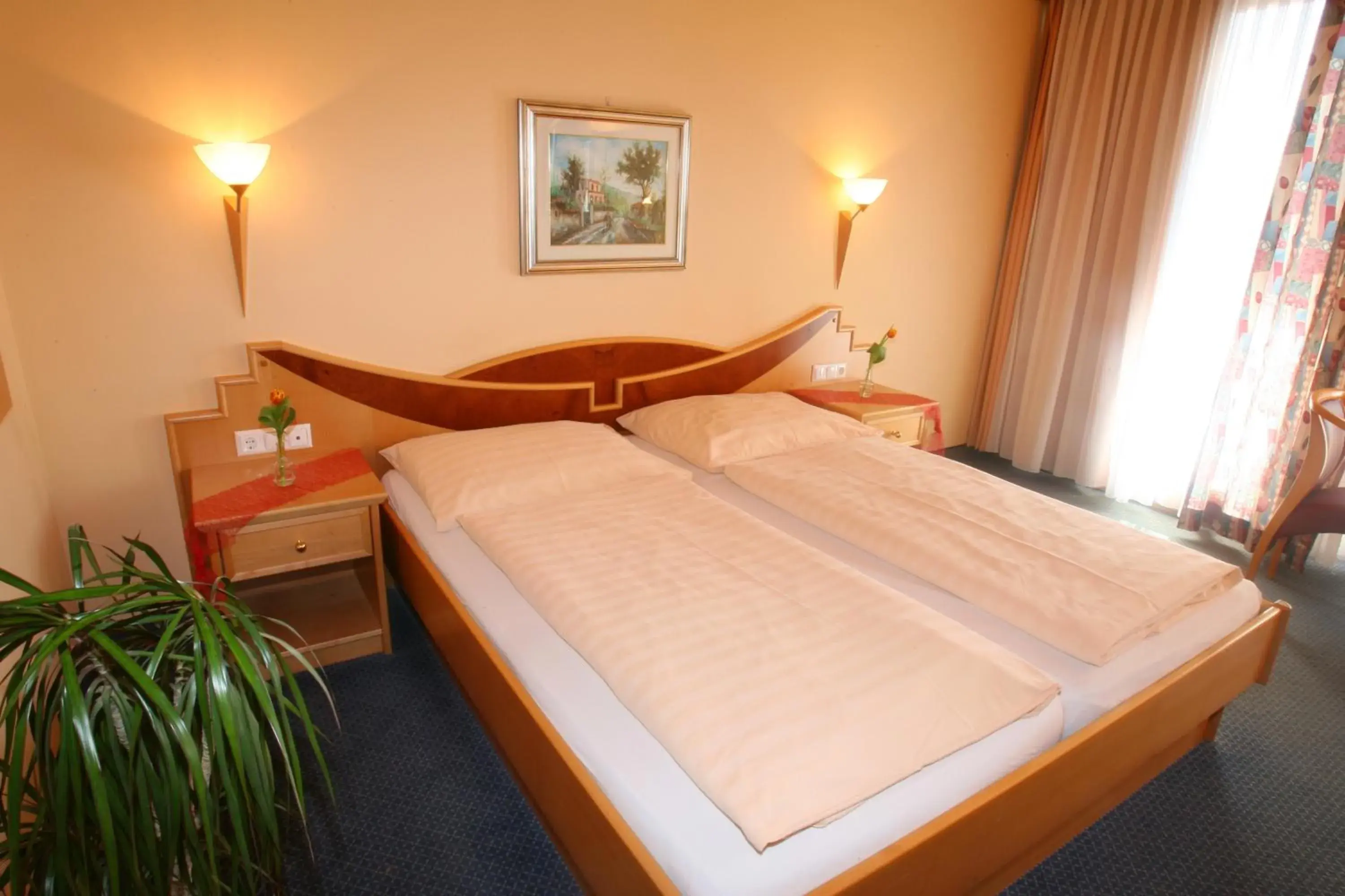 Single Room with Balcony in Hotel & Kurpension Weiss Single Room with Balcony in Hotel & Kurpension Weiss