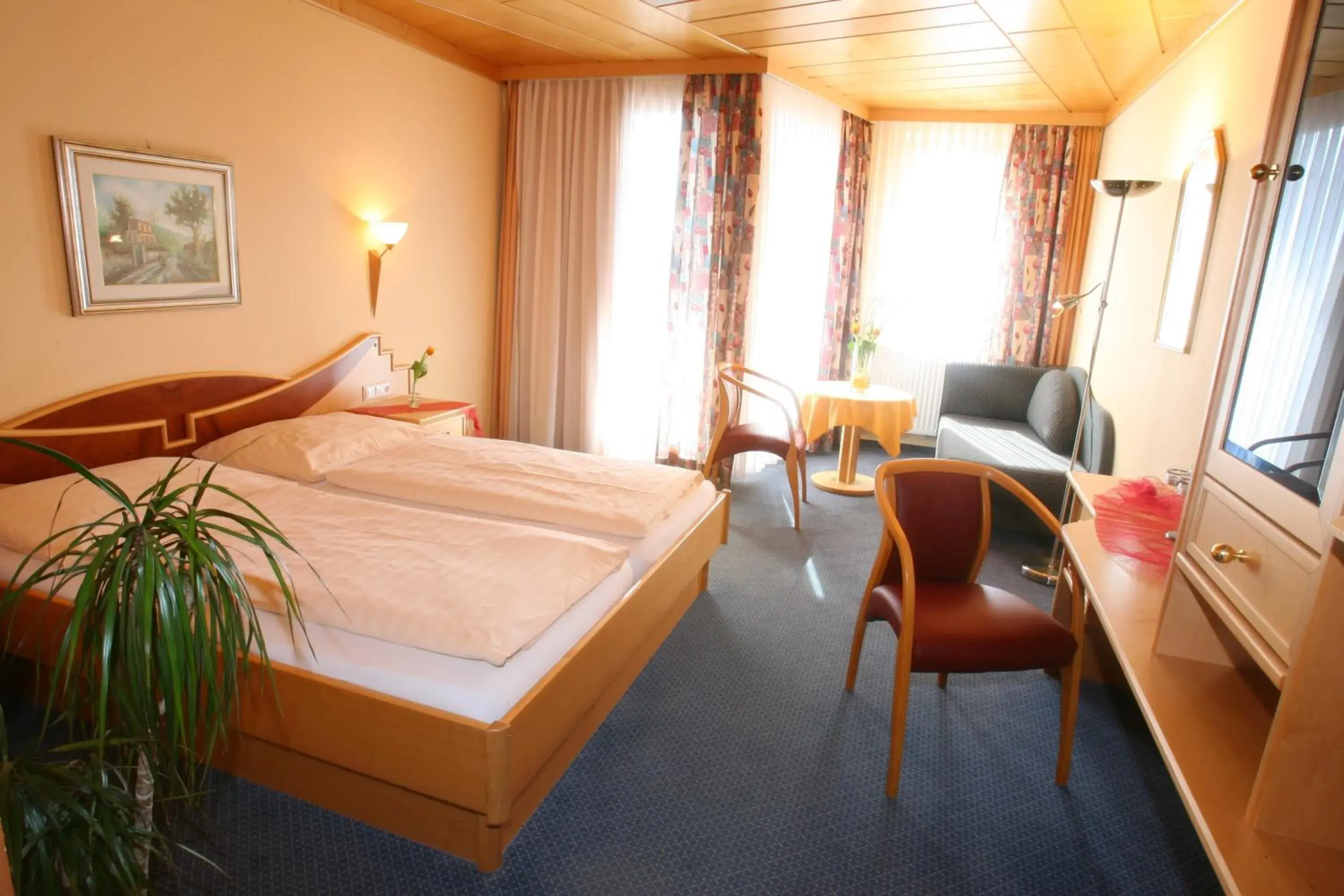 Single Room with Balcony in Hotel & Kurpension Weiss Single Room with Balcony in Hotel & Kurpension Weiss