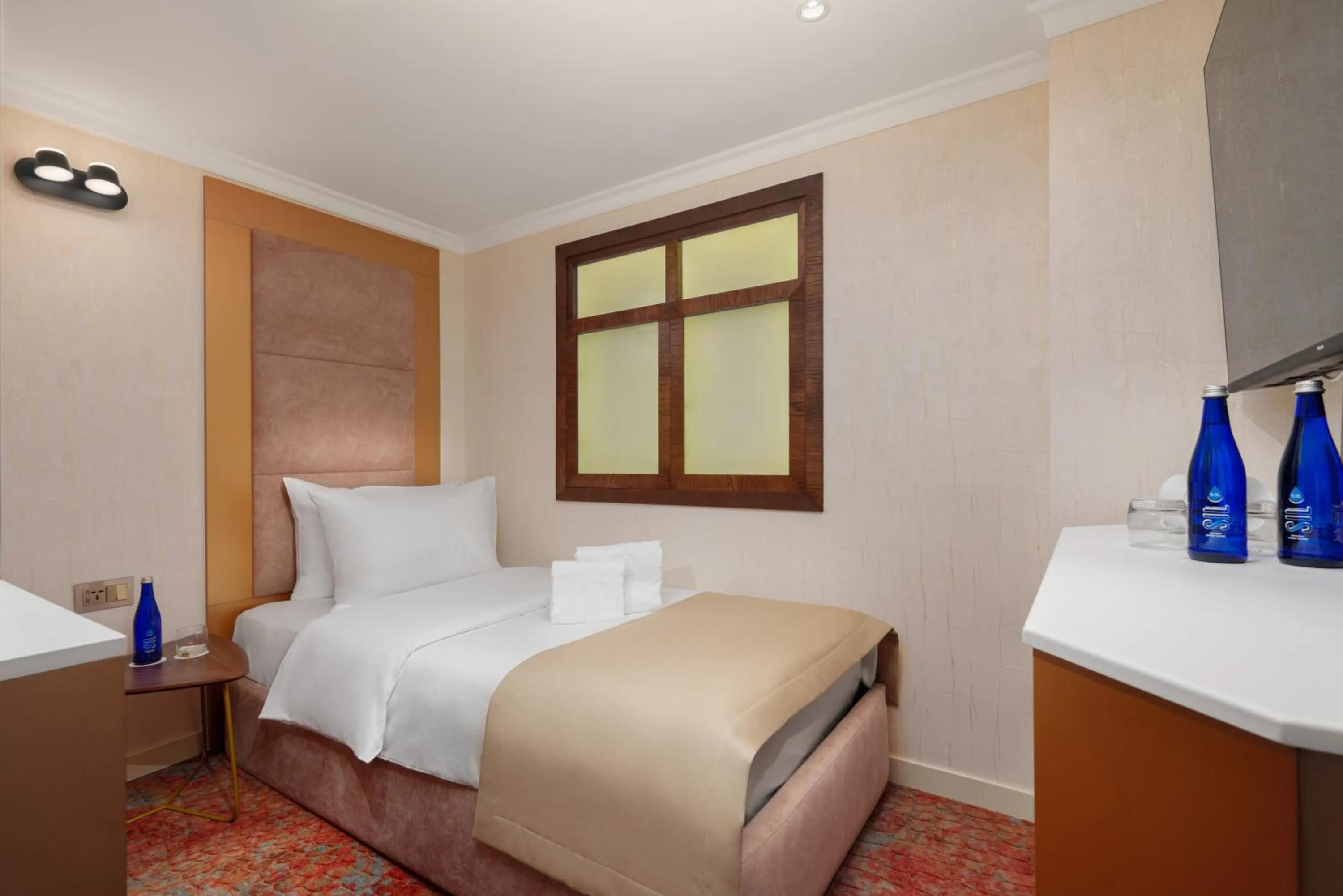 Bedroom, Bed in Carat Hotel Yerevan