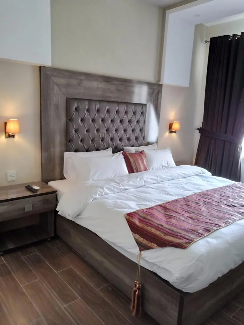 Bedroom, Bed in Legend Hotel Hunza