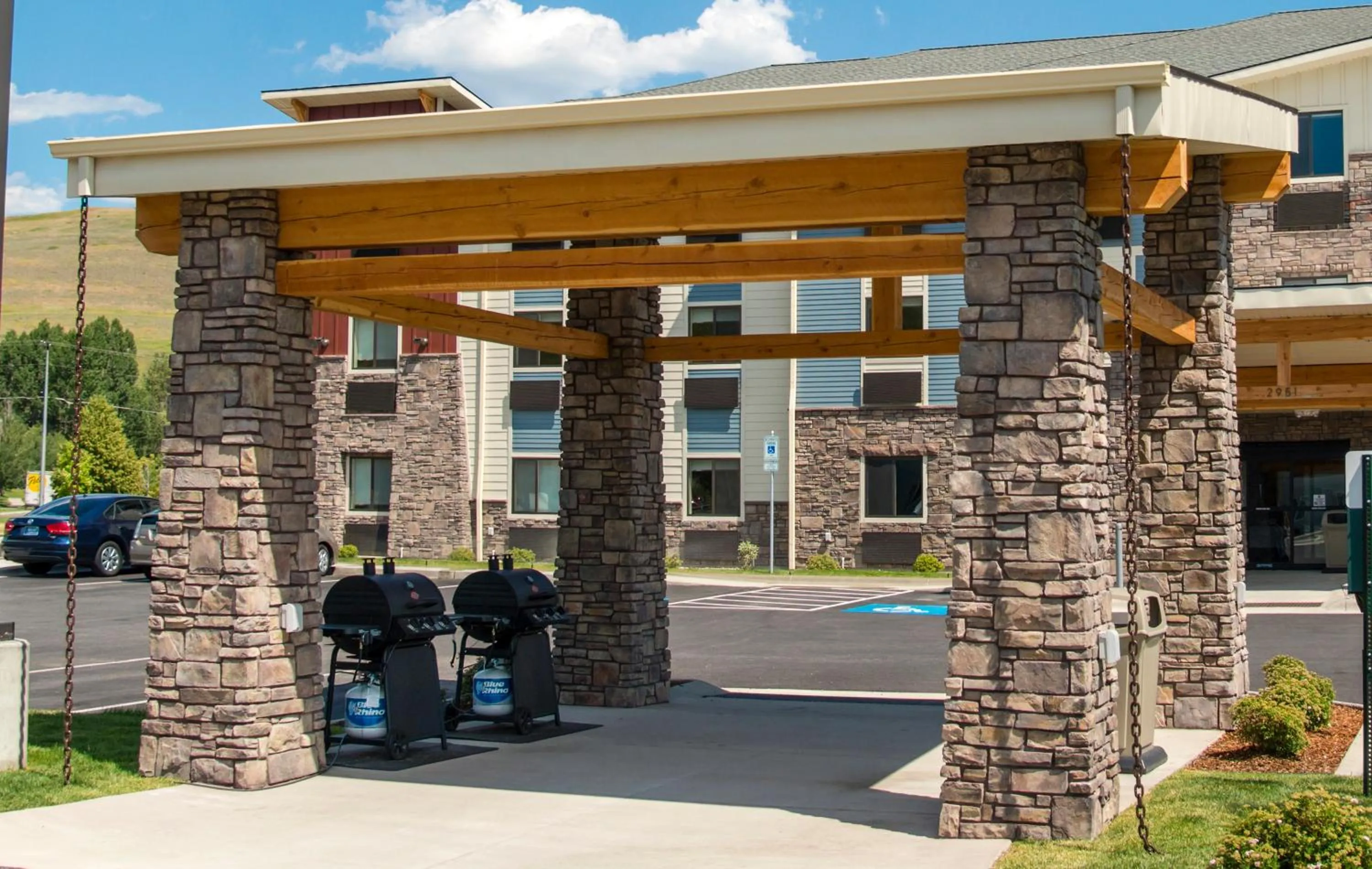 BBQ facilities in My Place Hotel-Missoula, MT