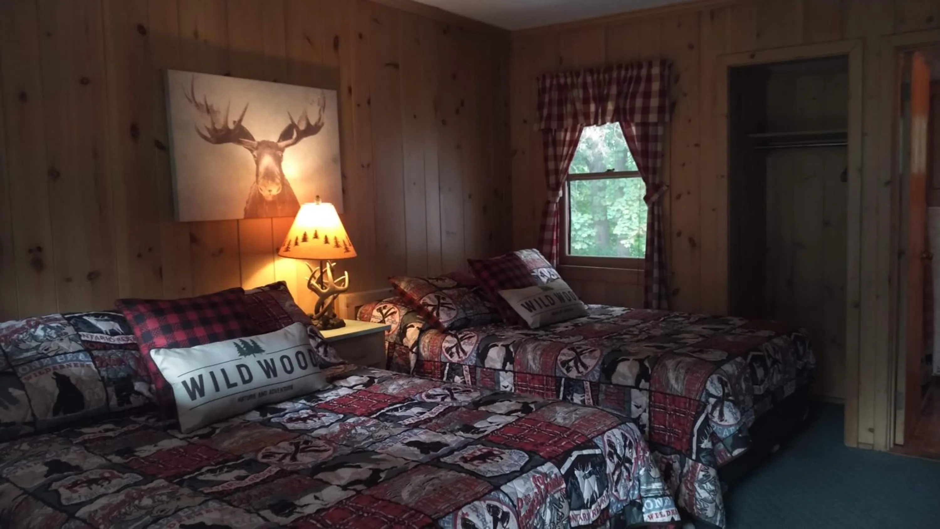 Bed in Cramers Point Lake Breeze