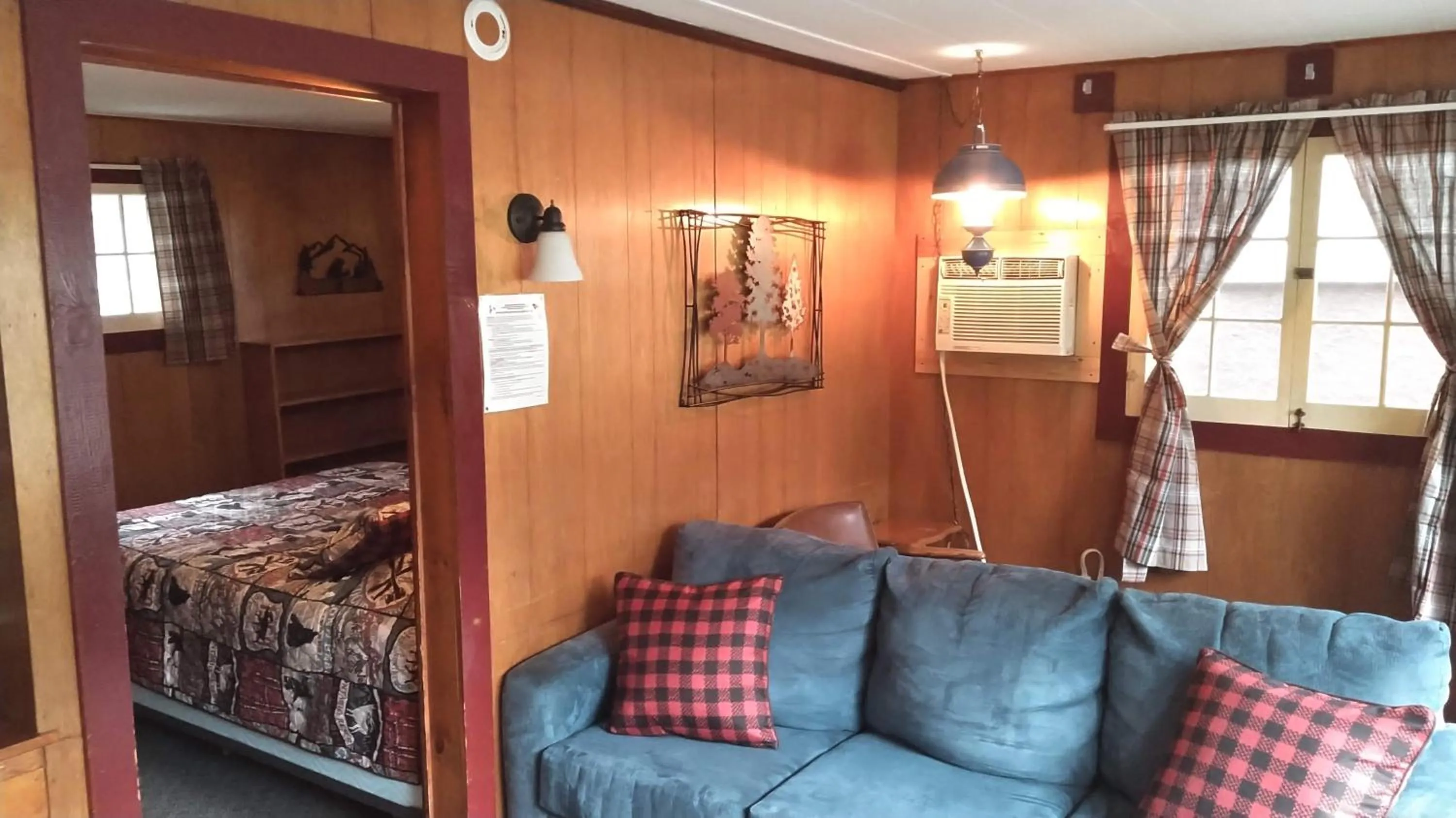 Bed in Cramers Point Lake Breeze