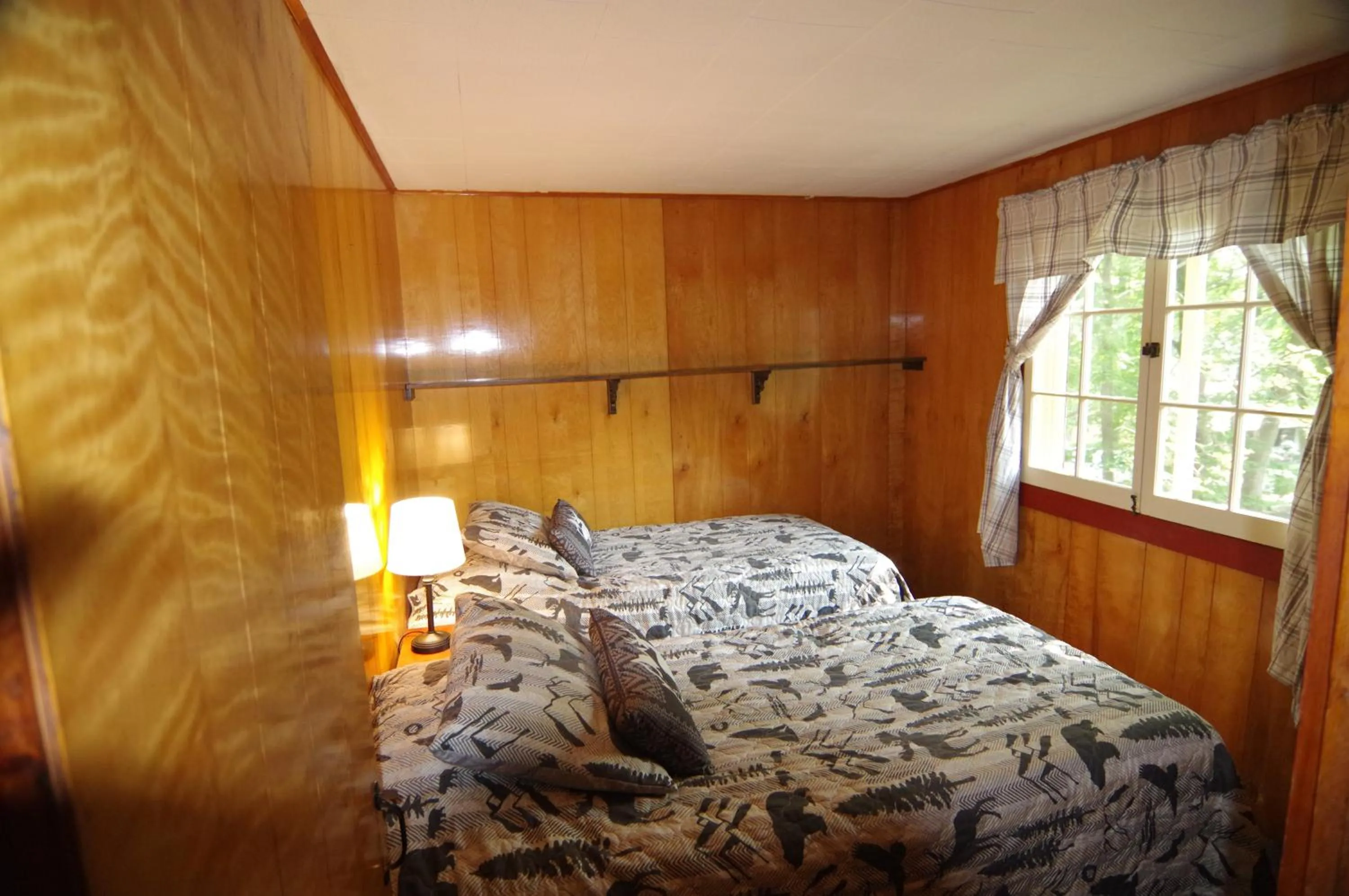 Bed in Cramers Point Lake Breeze