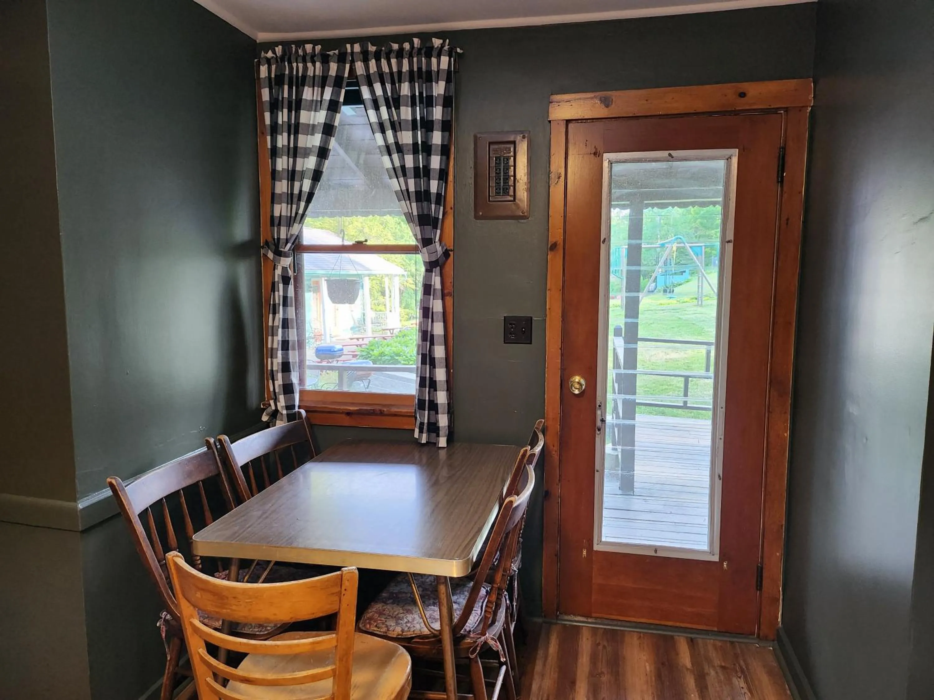 Cramers Point Lake Breeze