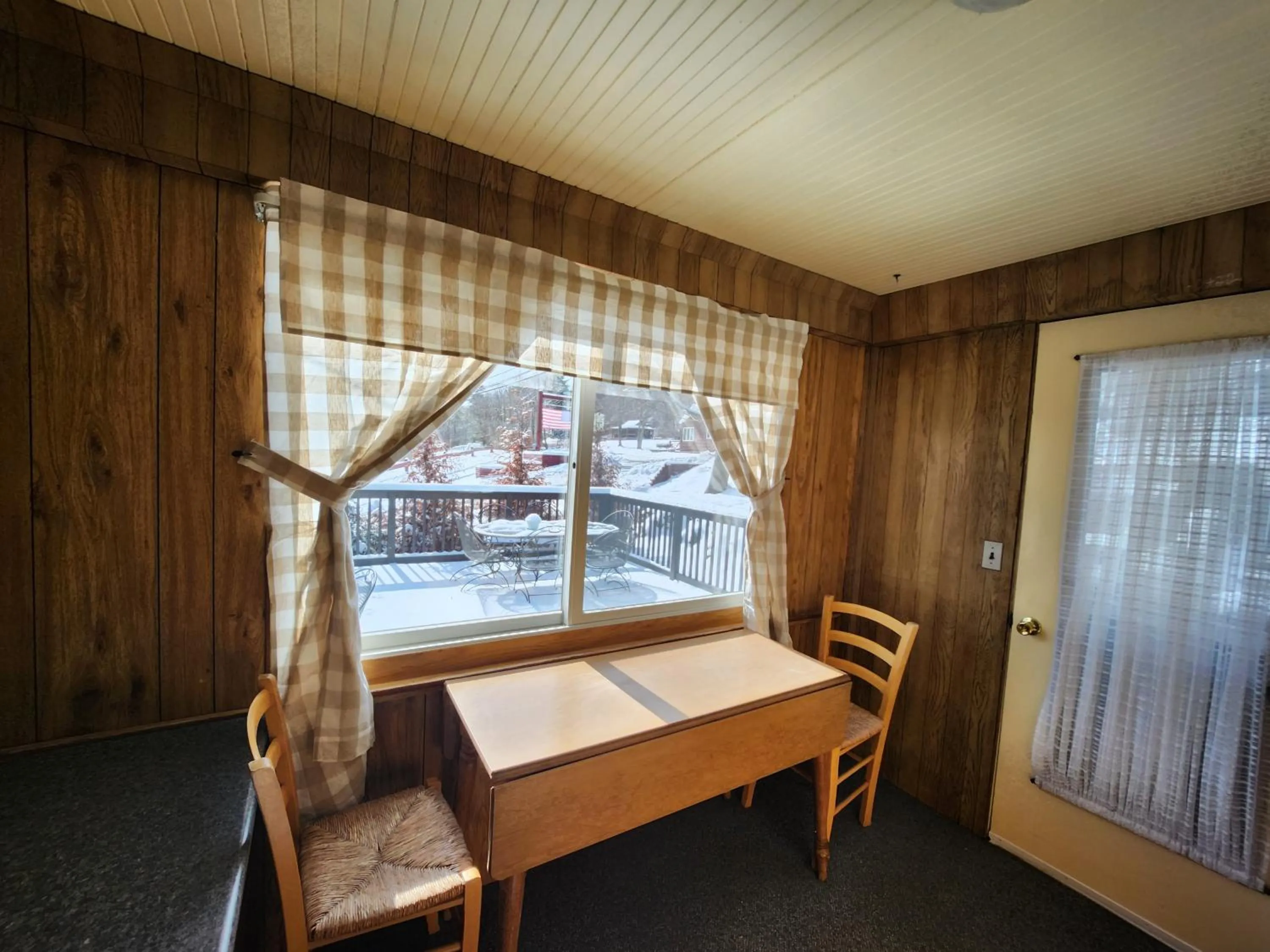 Cramers Point Lake Breeze