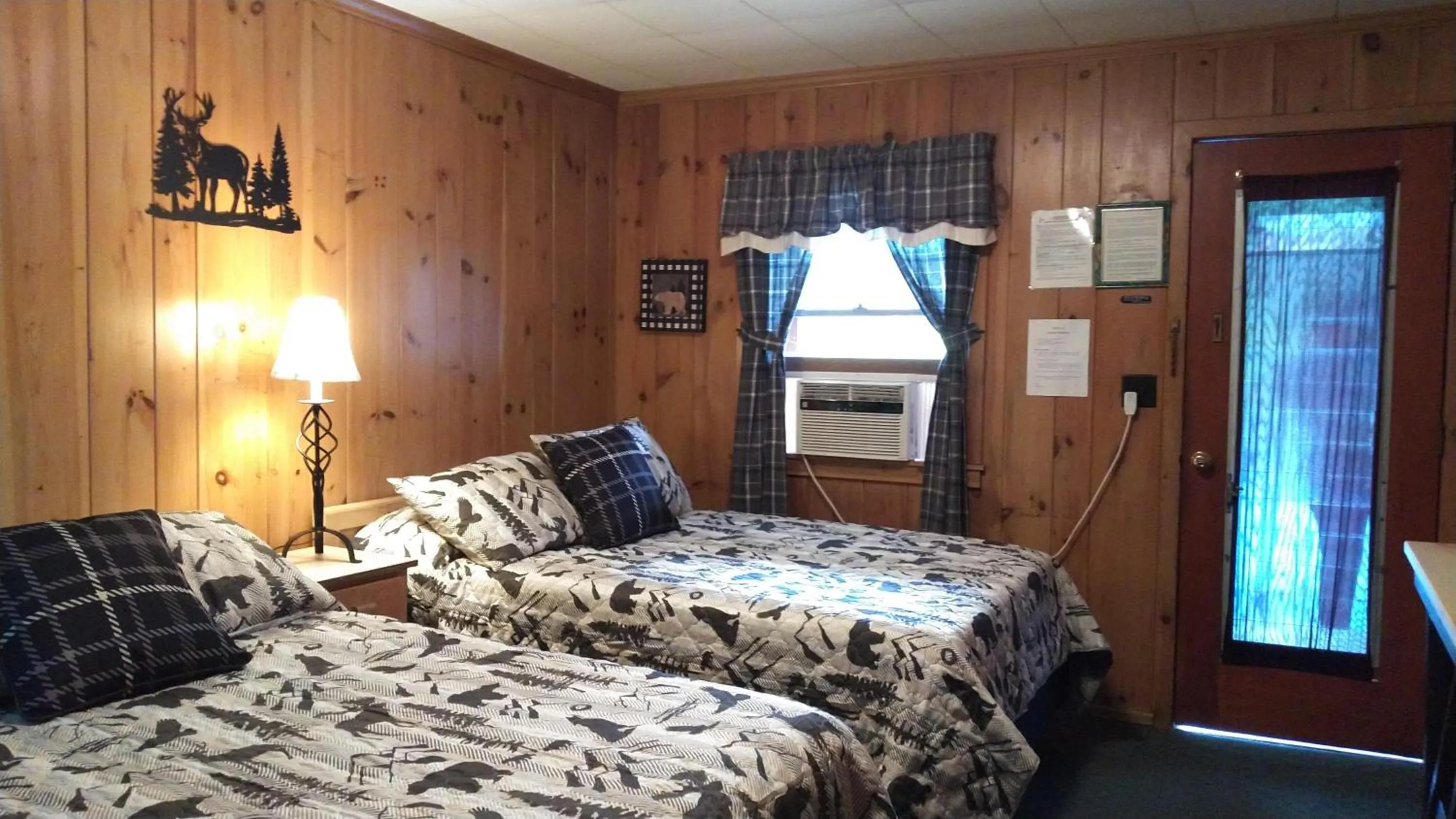 Bed in Cramers Point Lake Breeze