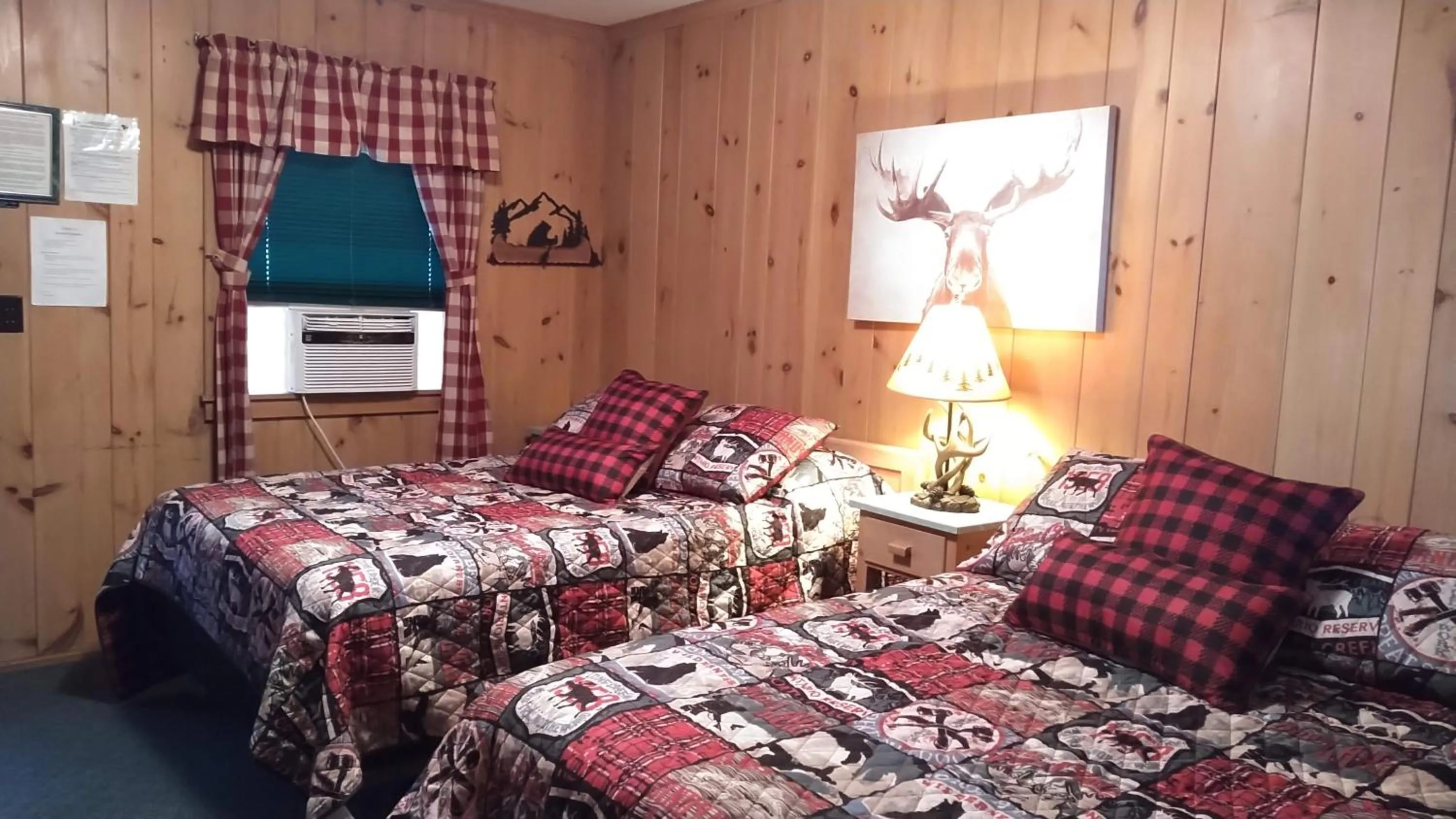 Bed in Cramers Point Lake Breeze