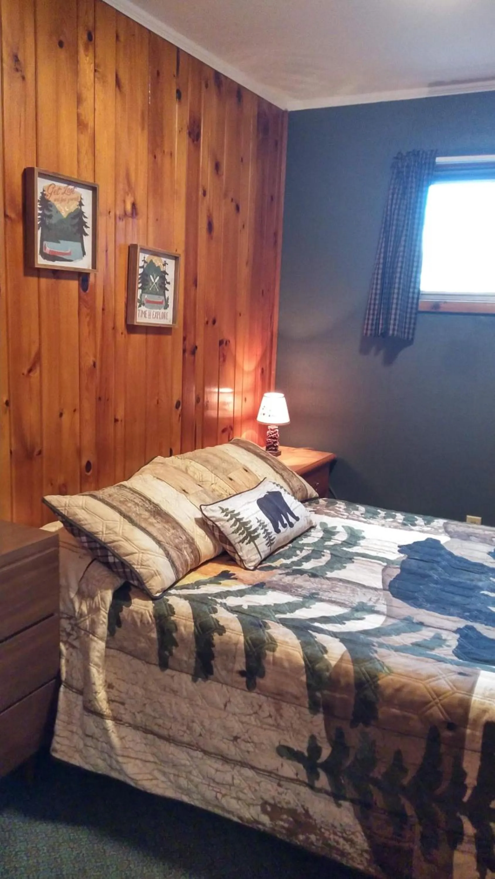 Bed in Cramers Point Lake Breeze