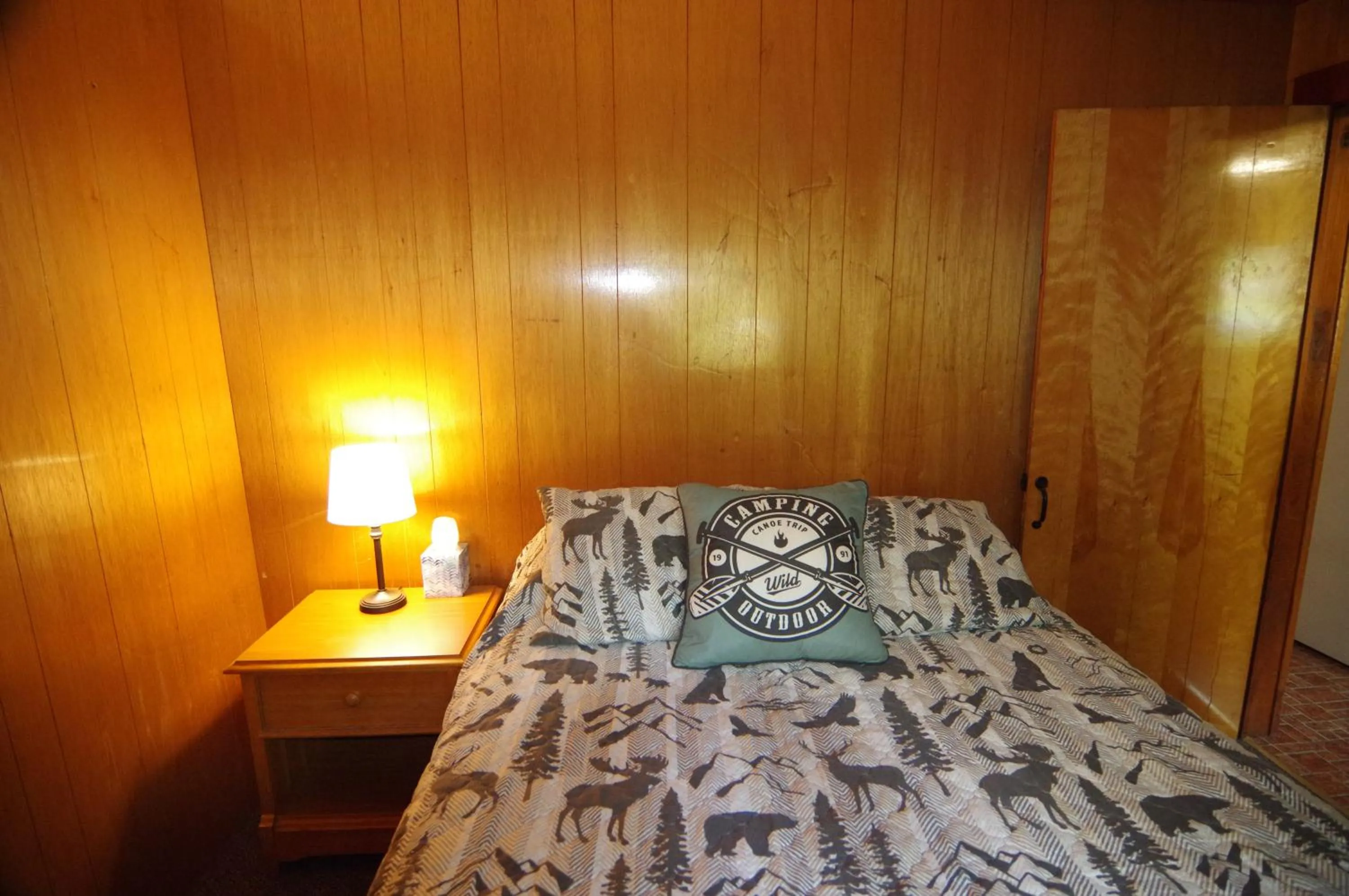 Bed in Cramers Point Lake Breeze