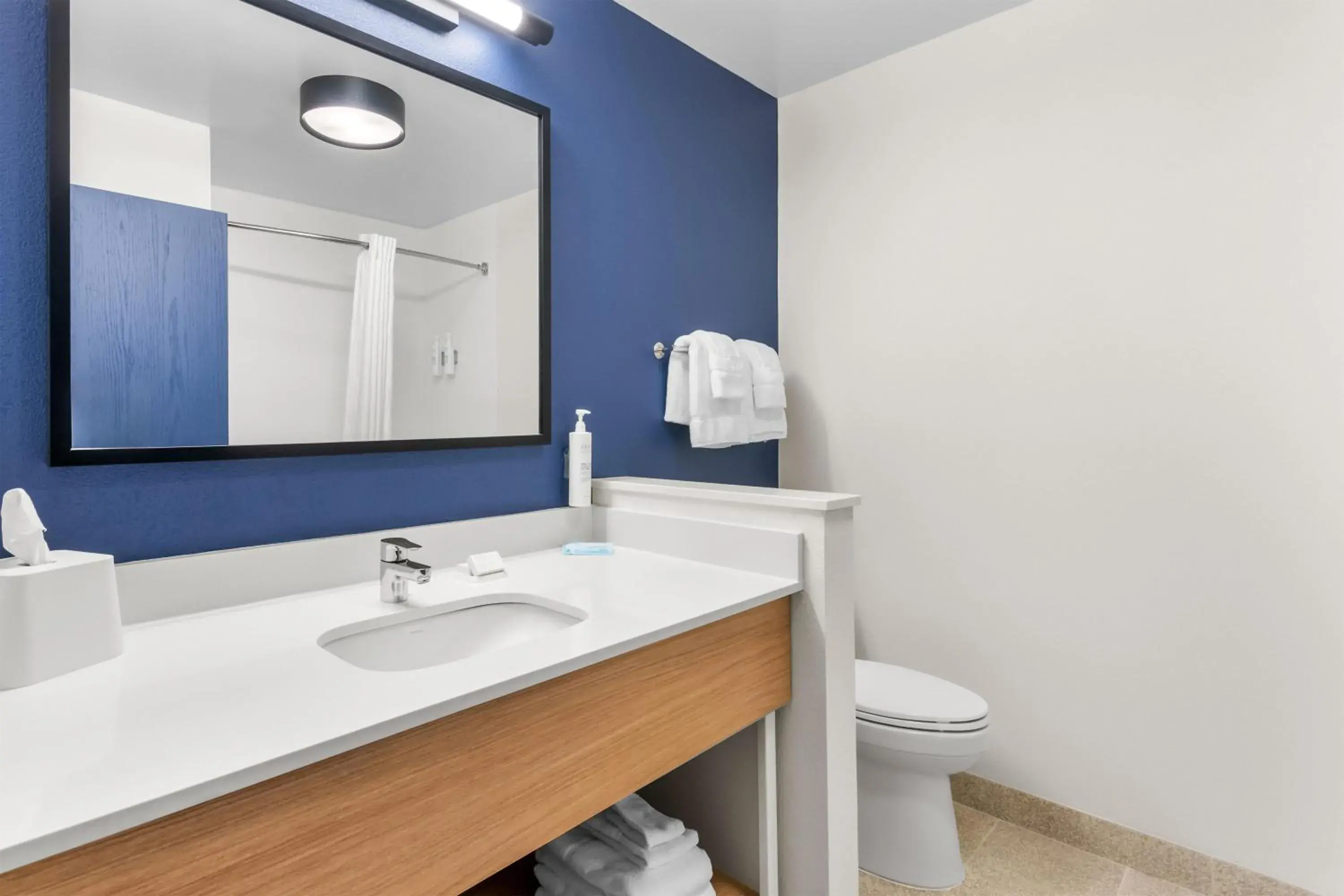 Queen Room with Two Queen Beds - Hearing Access in Spark by Hilton Dothan Queen Room with Two Queen Beds - Hearing Access in Spark by Hilton Dothan