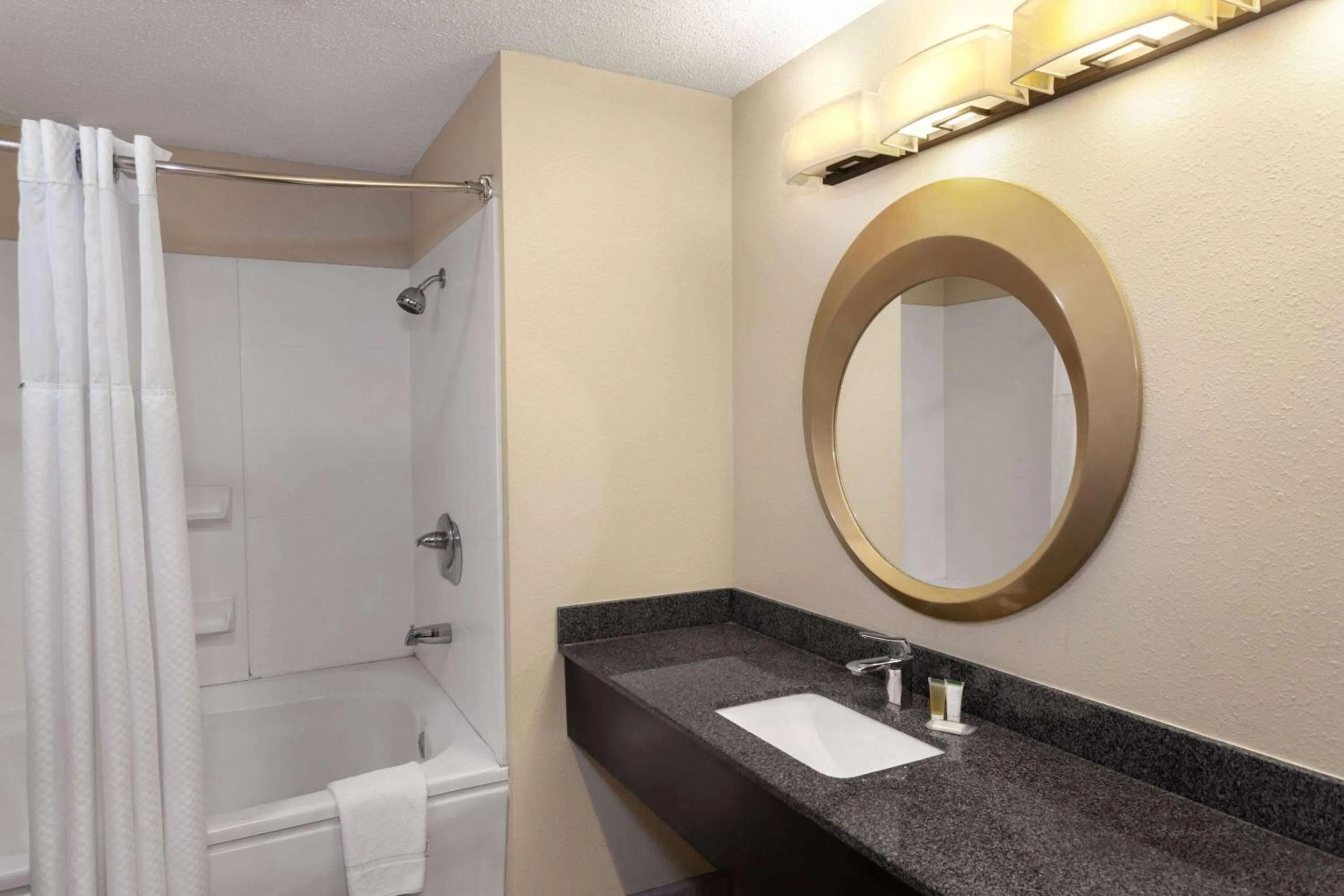 Photo of the whole room in Super 8 by Wyndham Copley Akron