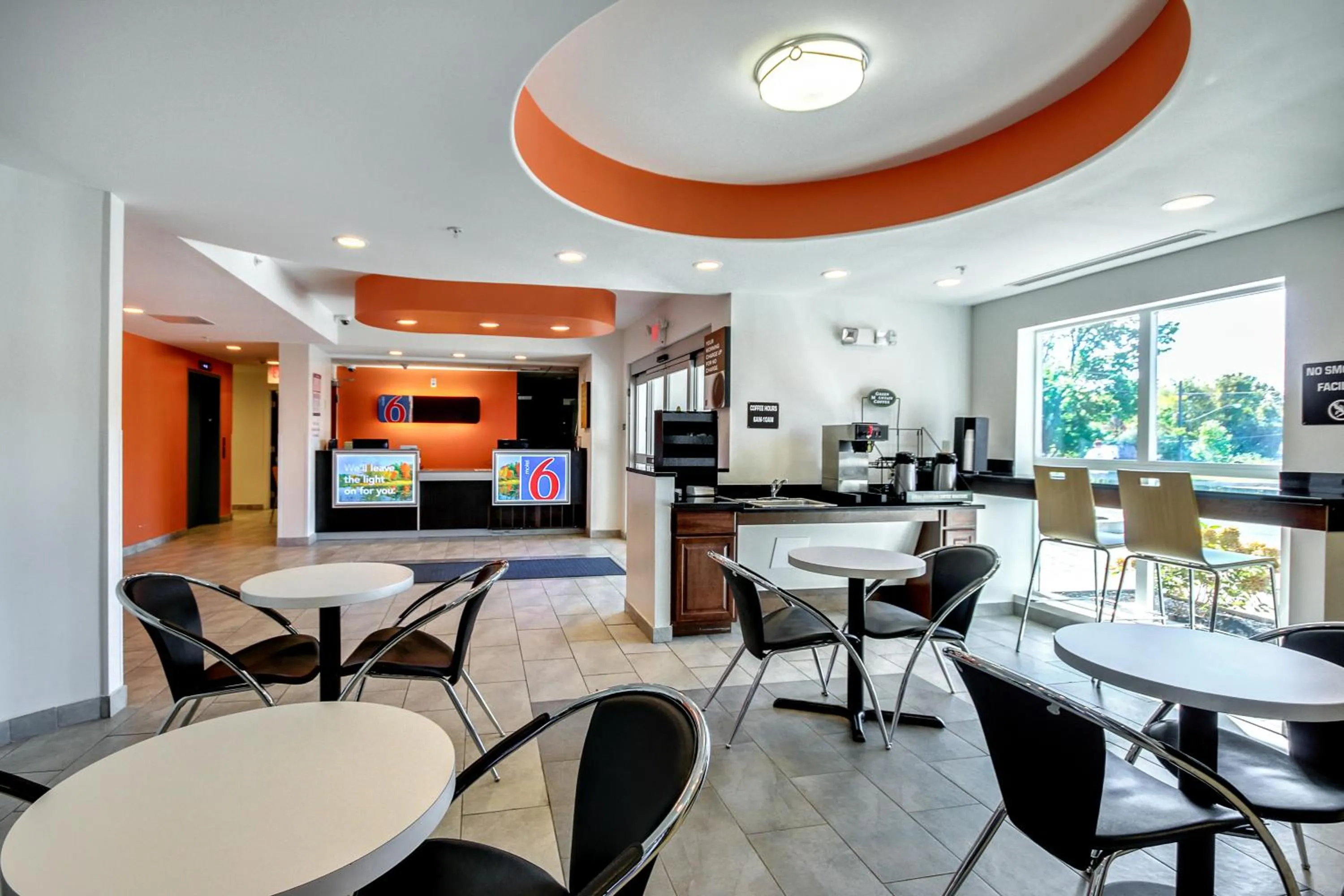 Restaurant/places to eat in Motel 6-Allentown, PA