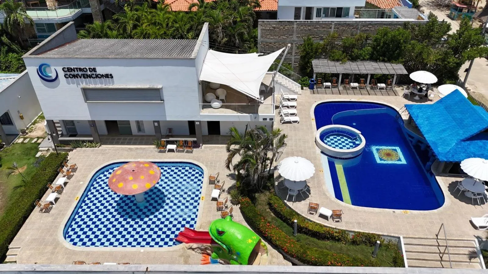 Swimming pool in Hotel La Fragata