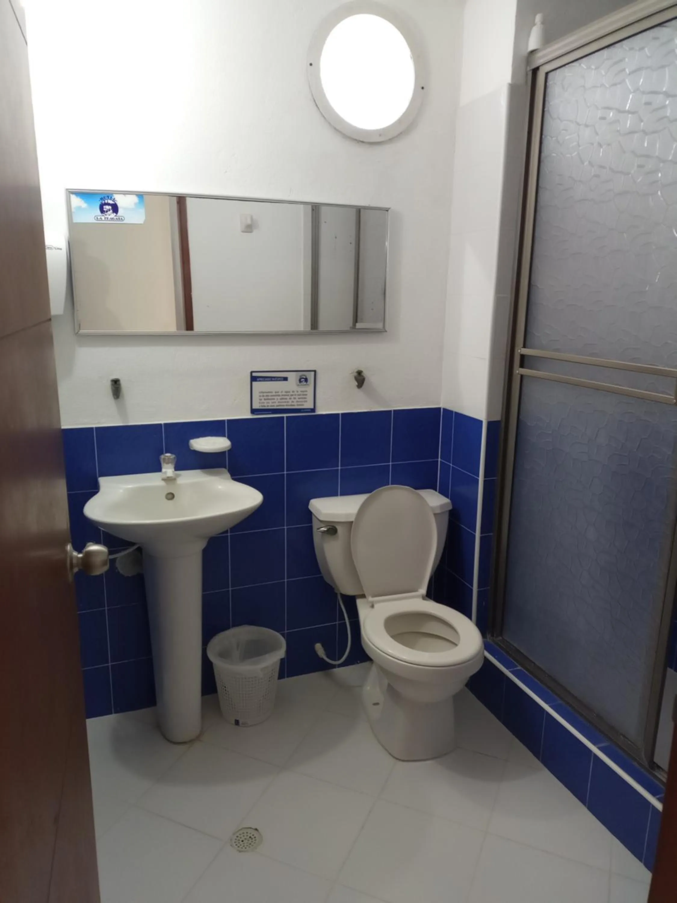 Toilet in Hotel La Fragata
