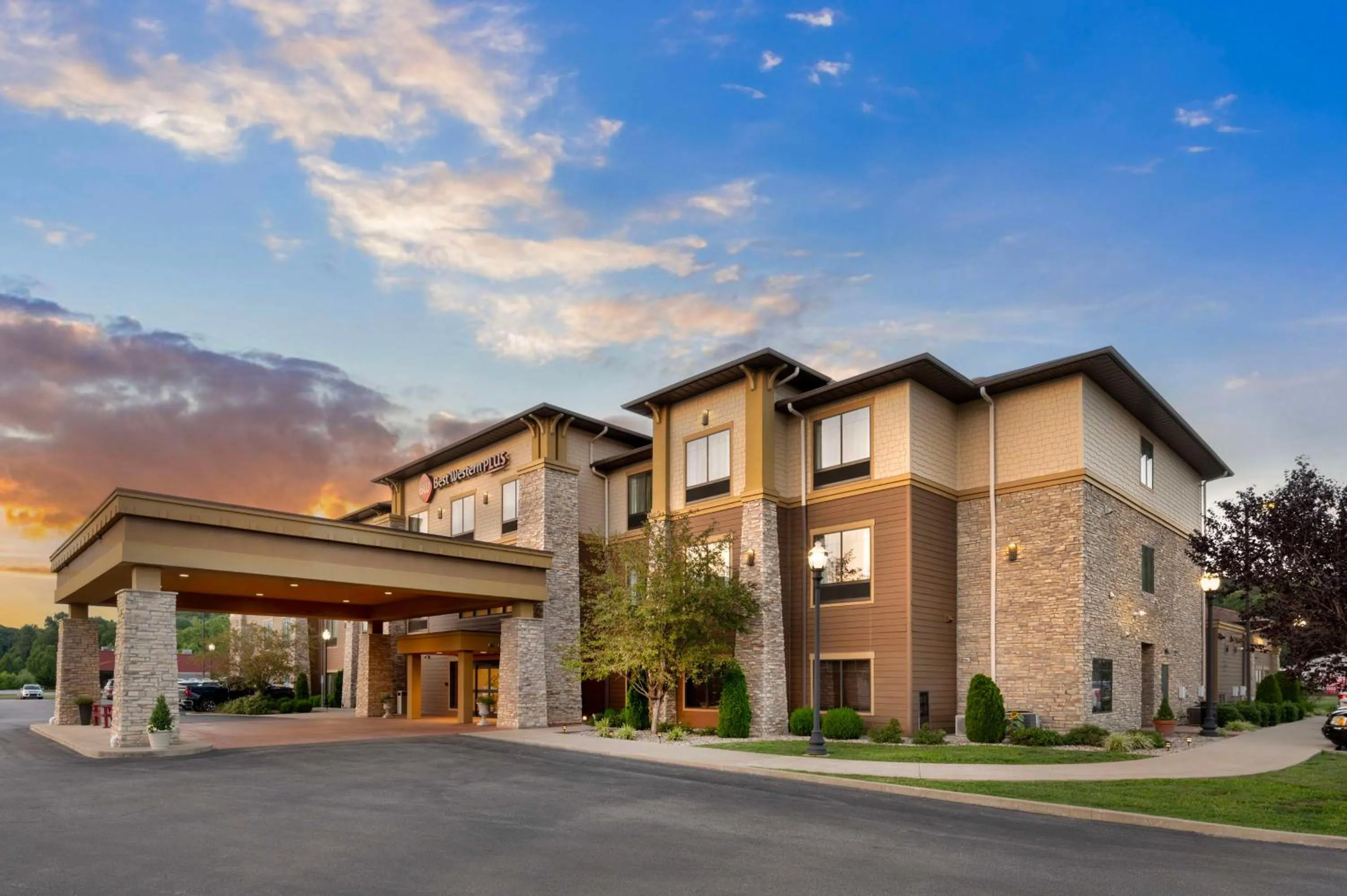 Property building in Best Western Plus French Lick