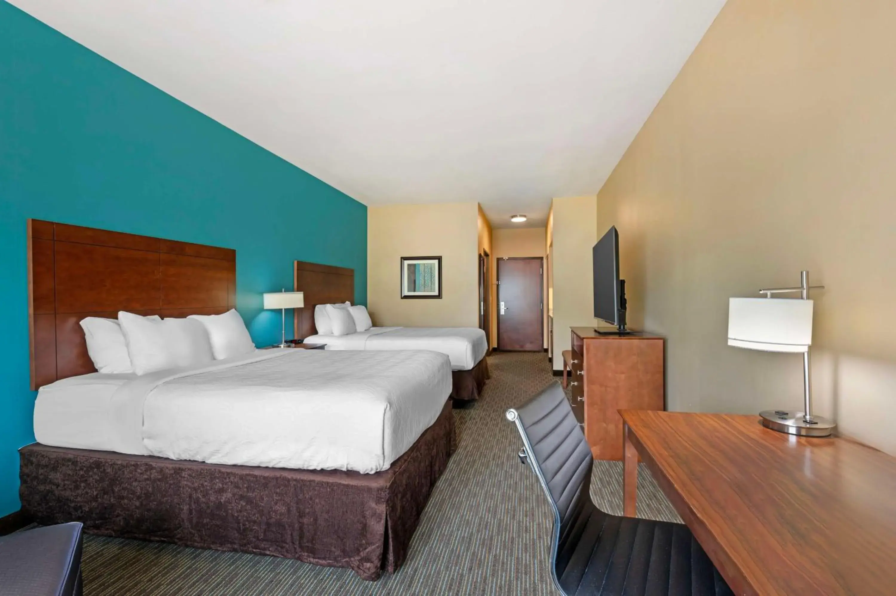 Large Queen Suite - Non-Smoking in Best Western Plus French Lick Large Queen Suite - Non-Smoking in Best Western Plus French Lick