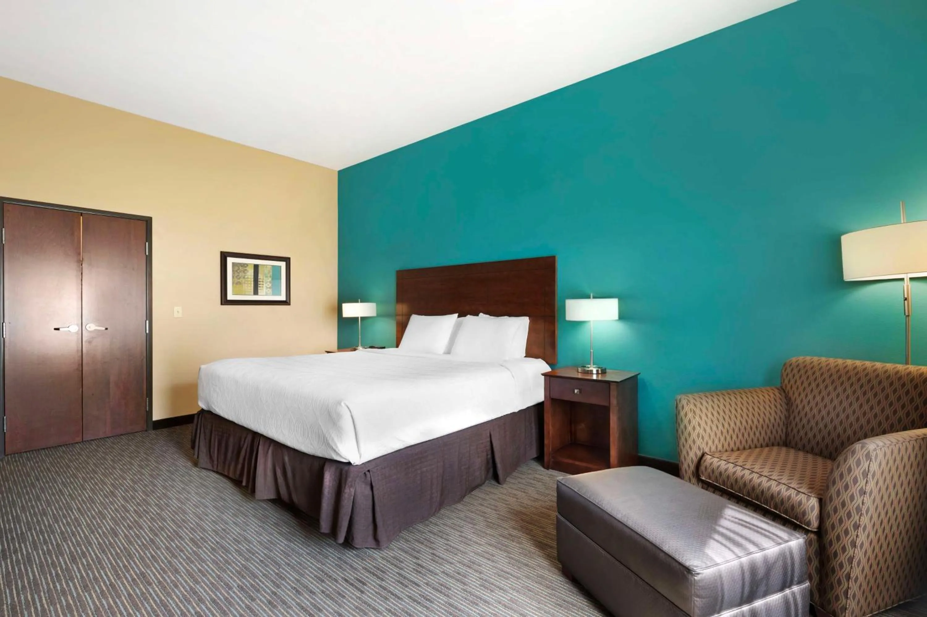 Bedroom, Bed in Best Western Plus French Lick