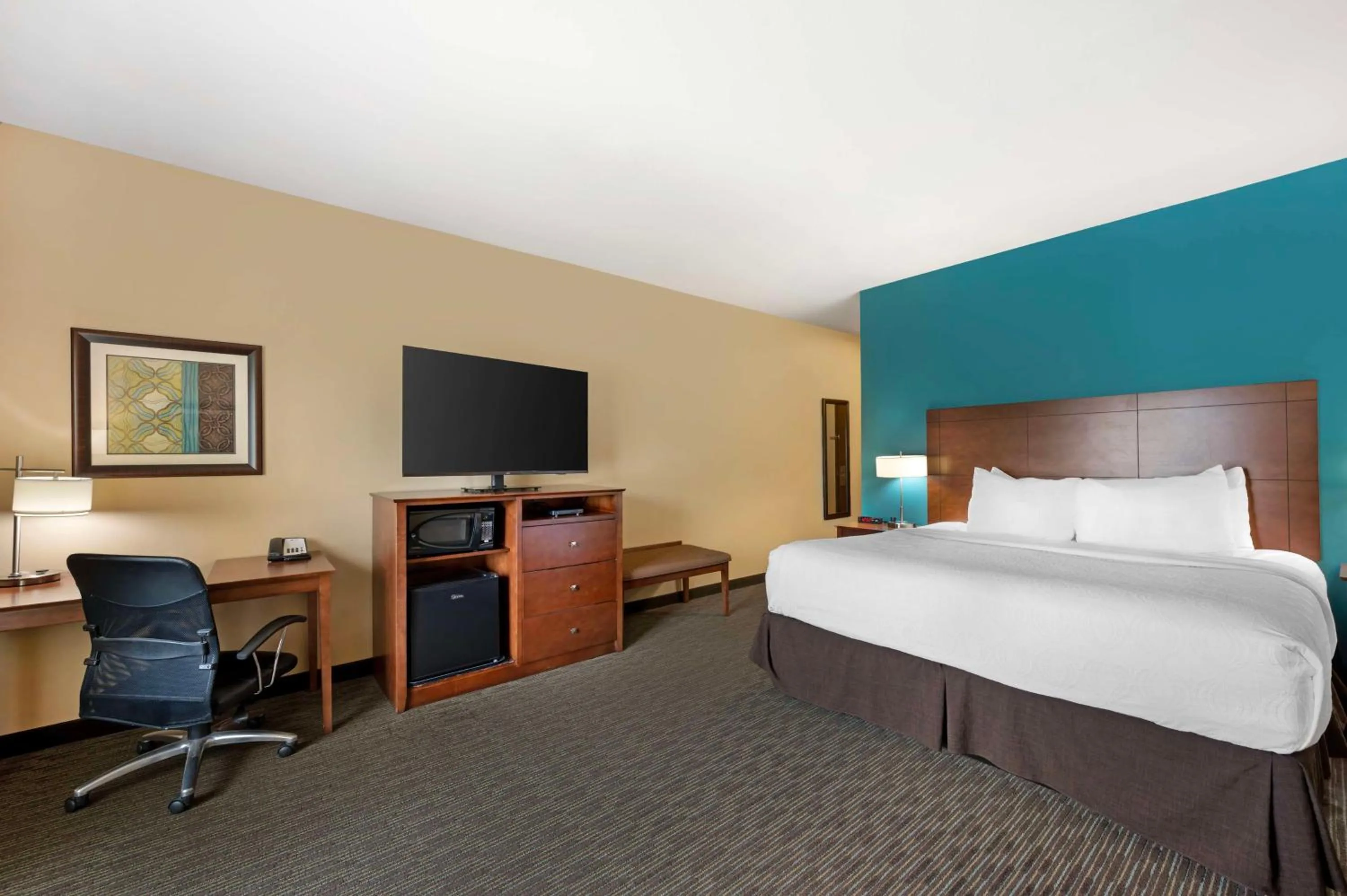 Bedroom, Bed in Best Western Plus French Lick