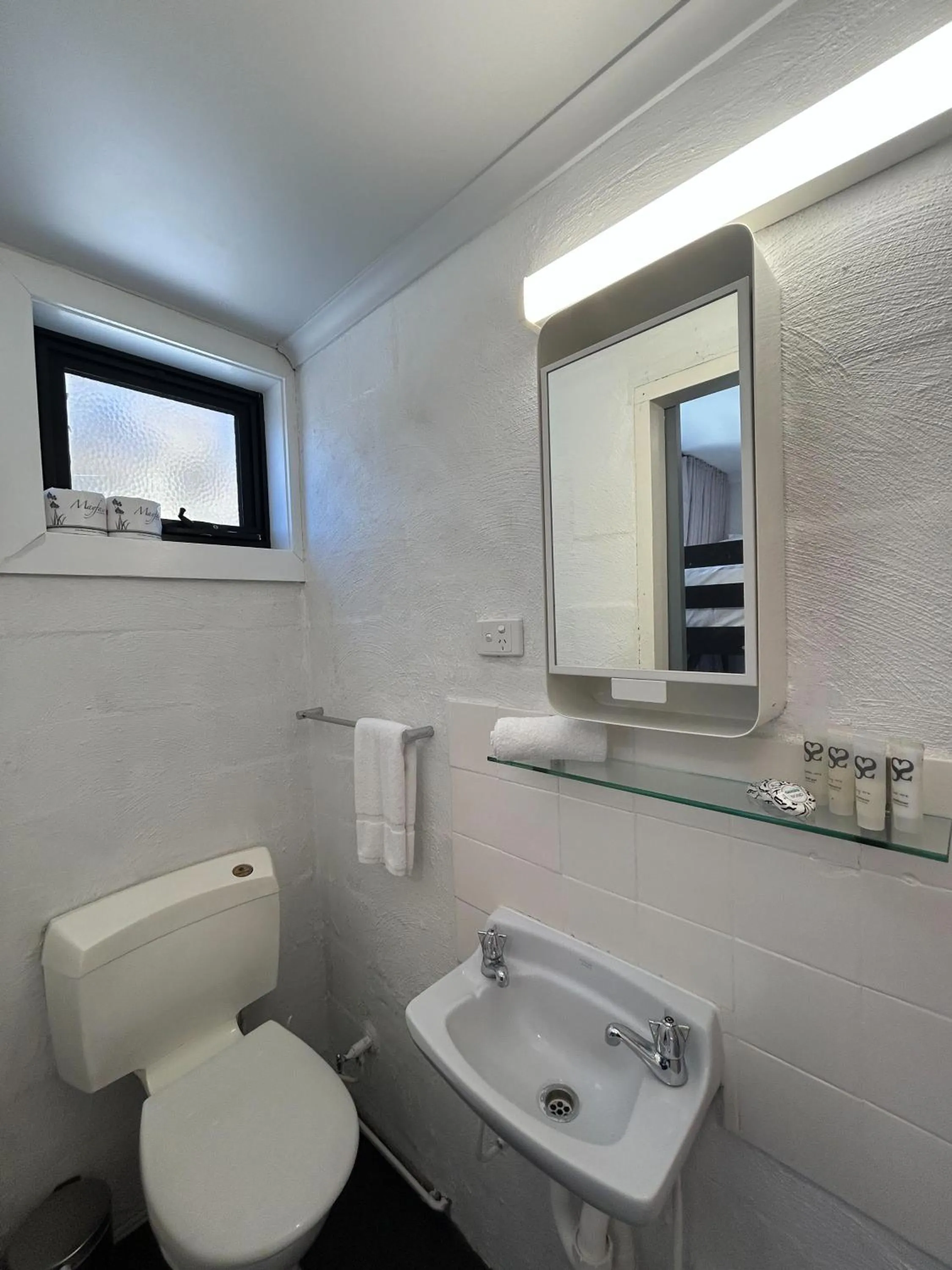 Bathroom in Silverski Rooms and Apartments