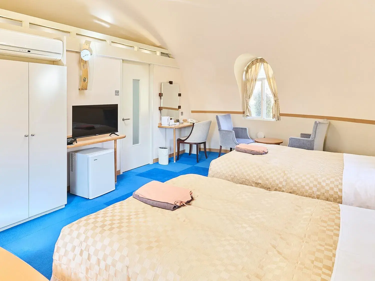 Bed in Aso Farm Land Bed in Aso Farm Land