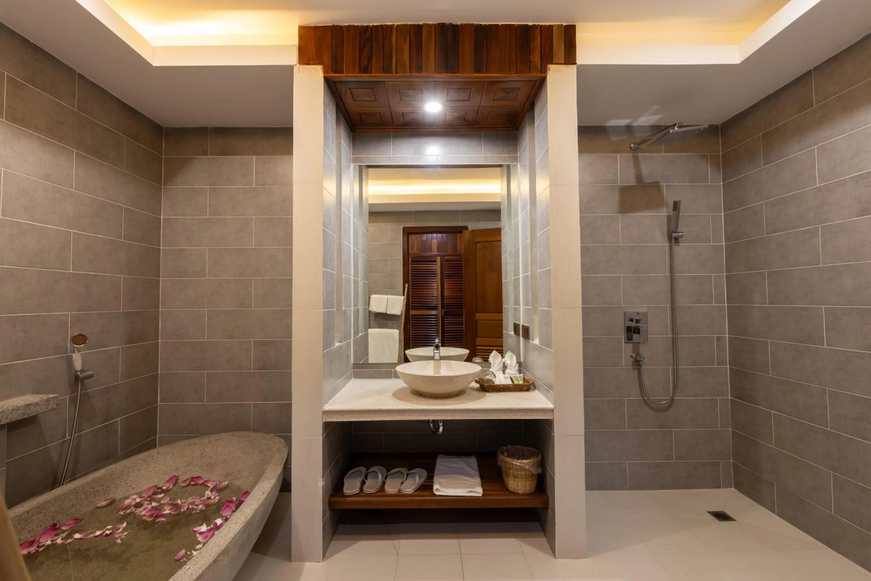 Shower in Sunflower Angkor Boutique Hotel