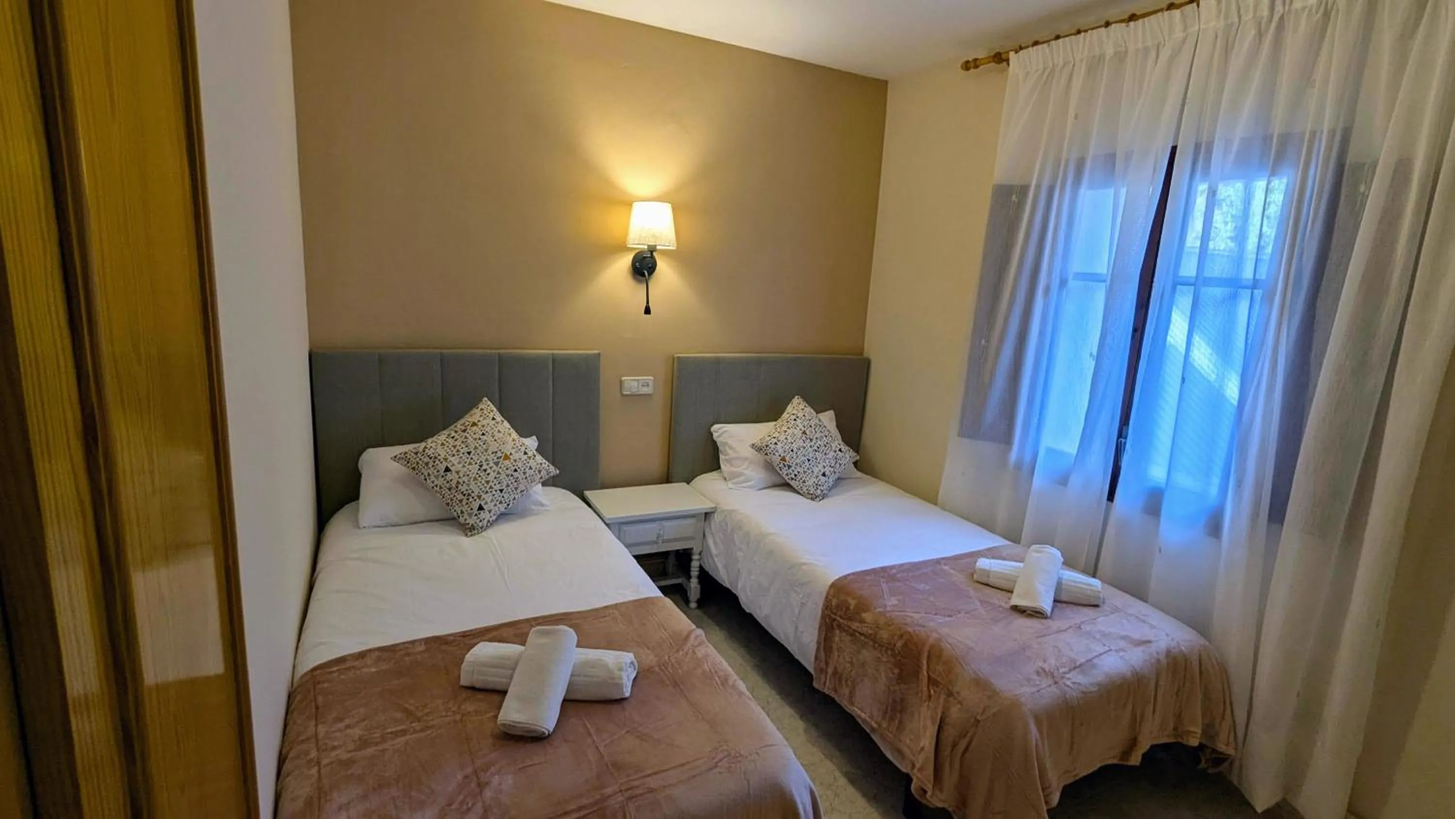 Double Room with Mountain View - single occupancy in Hotel Fonda Agusti