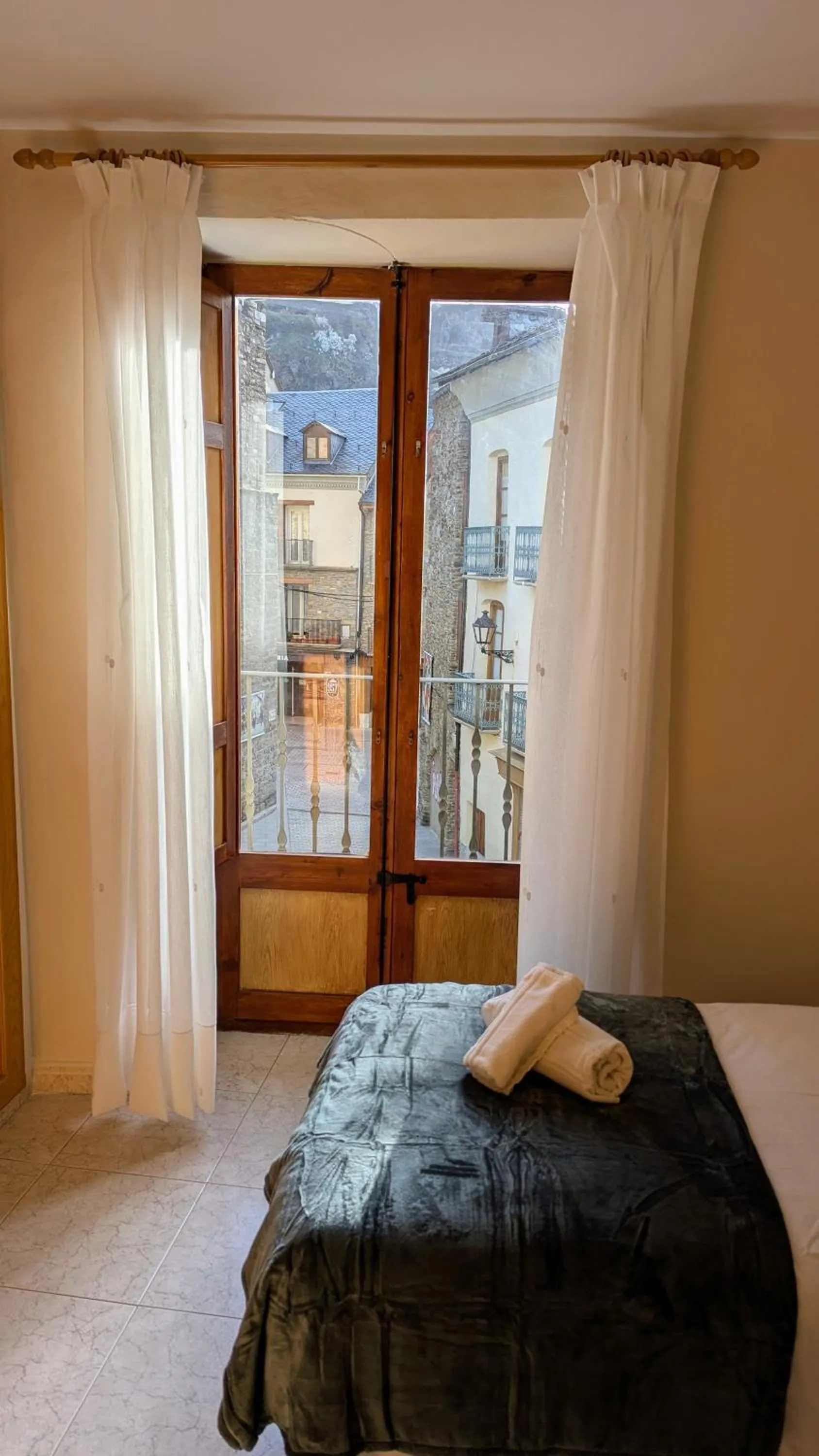 Double Room with Balcony - single occupancy in Hotel Fonda Agusti