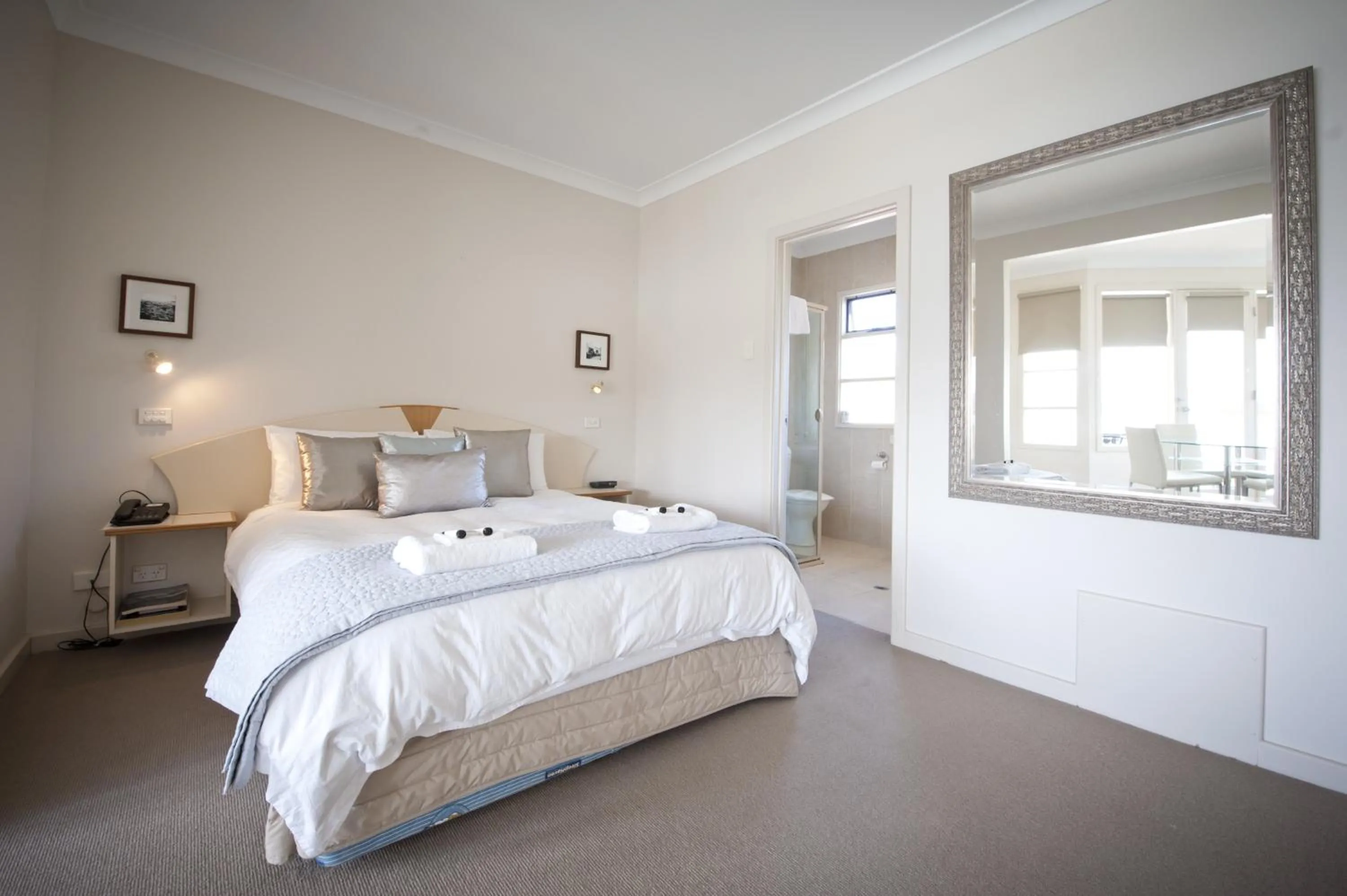 Bedroom, Bed in The Bluff Resort Apartments