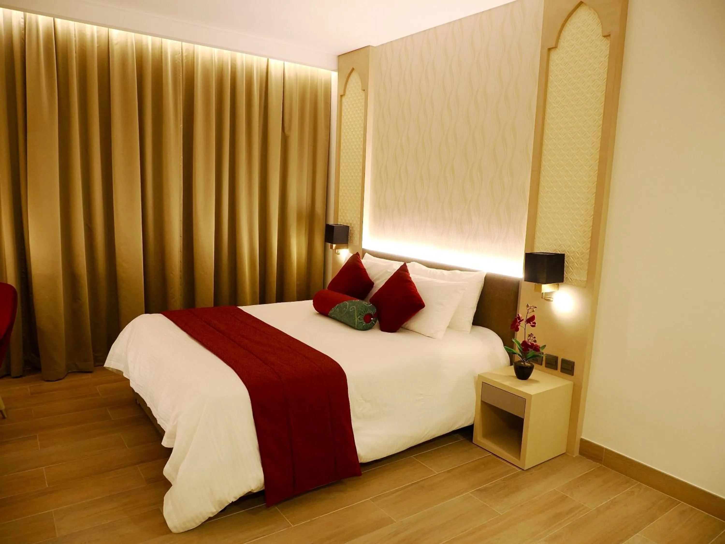 Bedroom, Bed in Falaj Daris Hotel