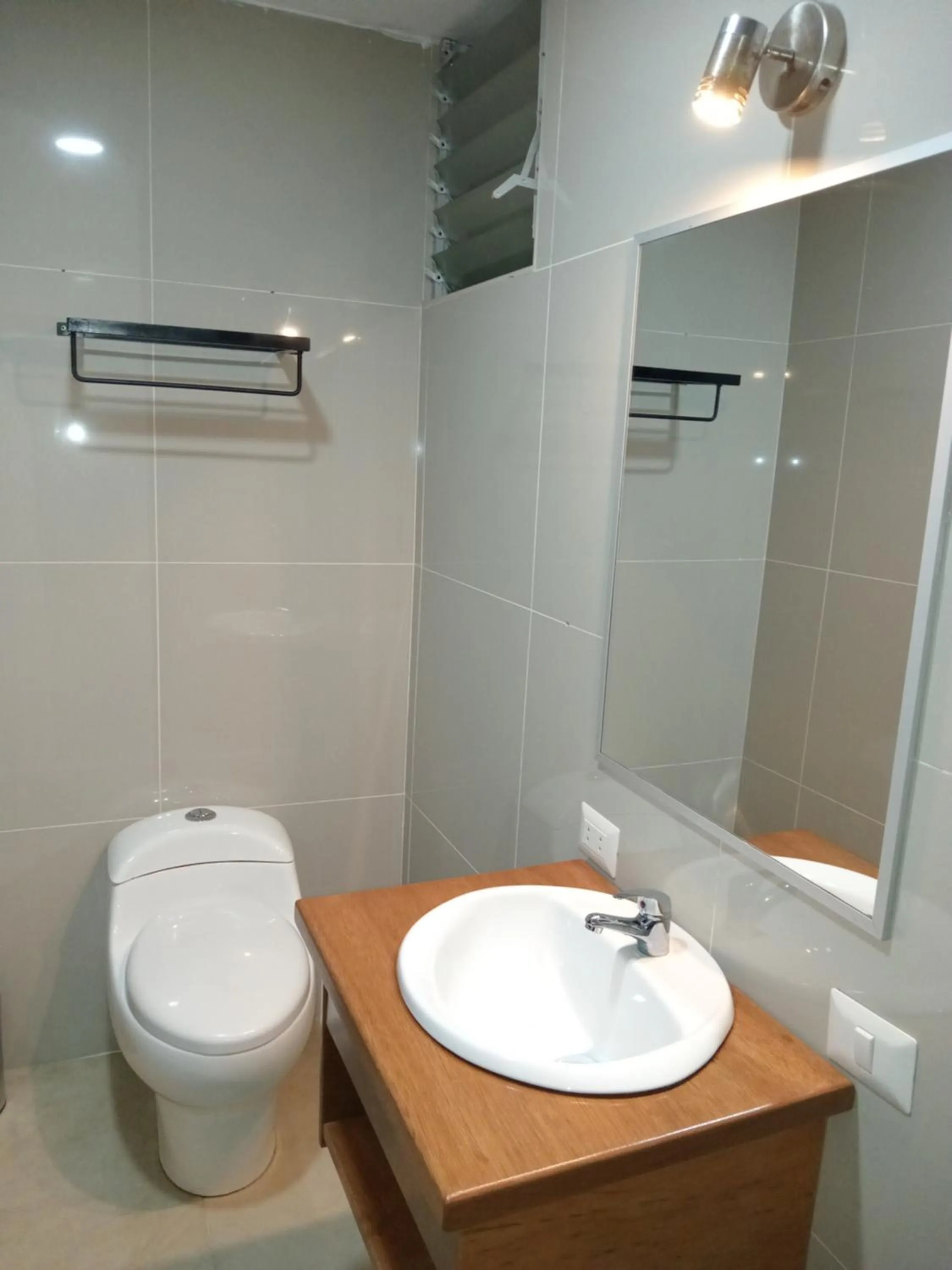 Bathroom in El Quetzal MachuPicchu