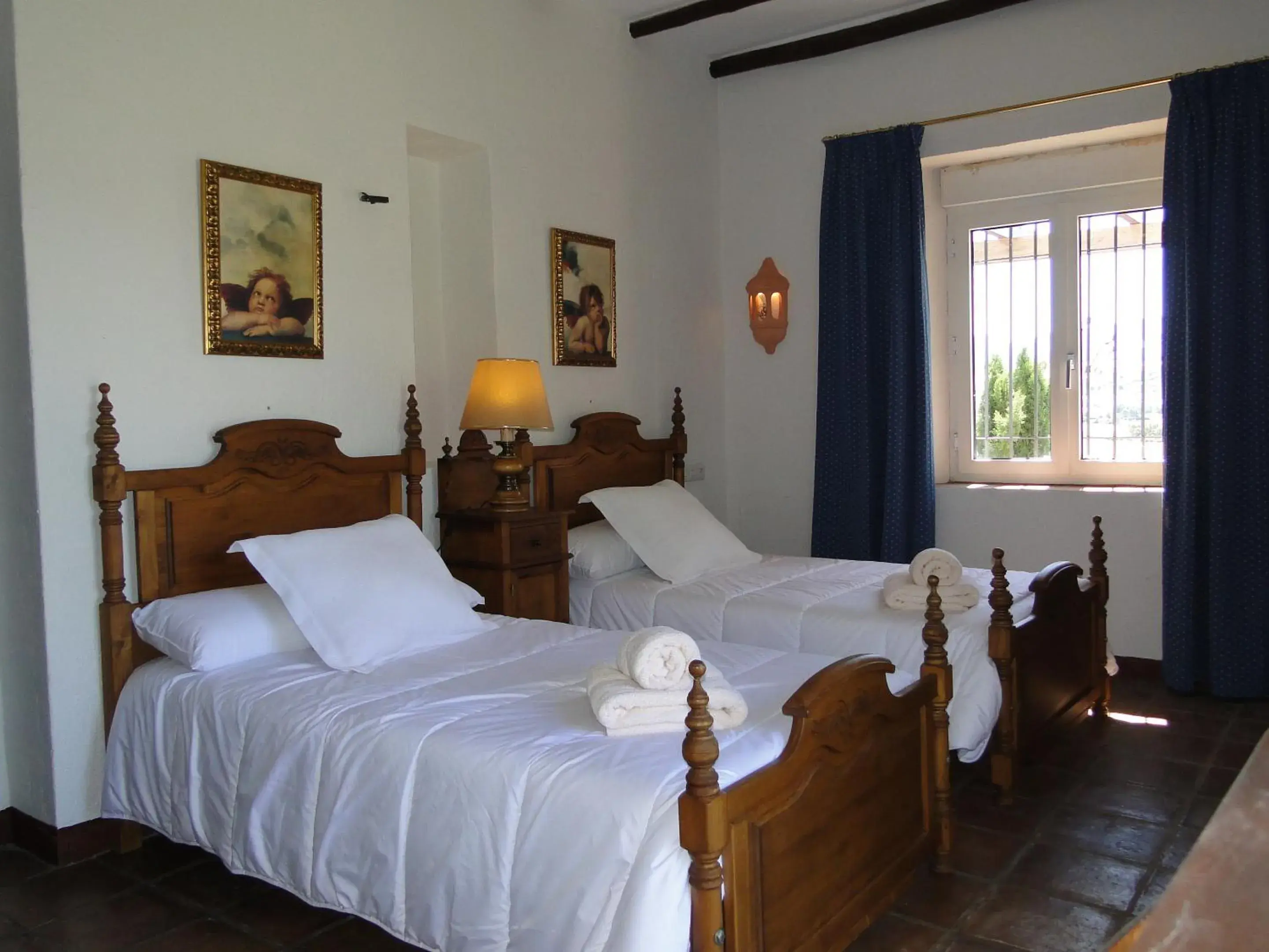 Twin Room with Private Bathroom in Villa Casa Alta Twin Room with Private Bathroom in Villa Casa Alta