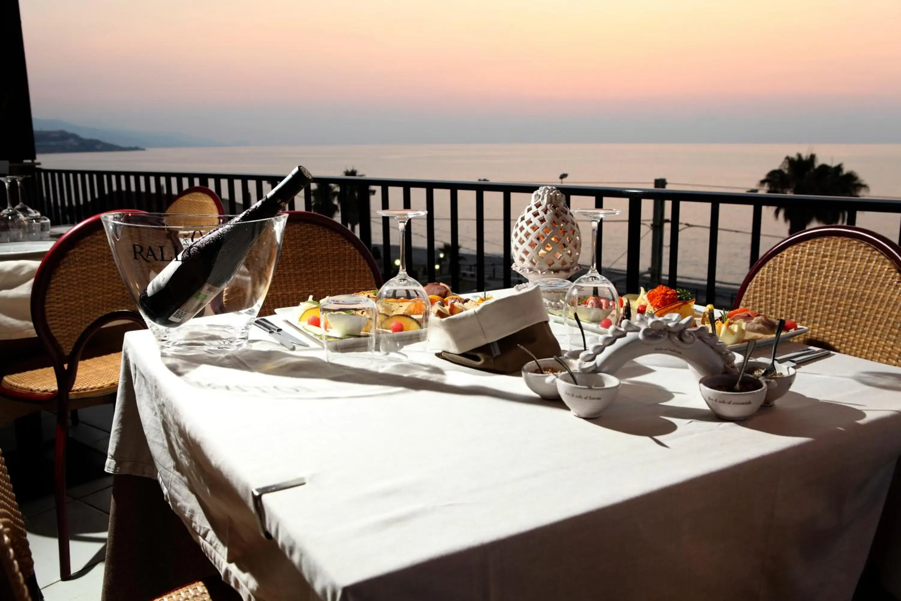 Balcony/Terrace, Restaurant/Places to Eat in Hotel Za Maria