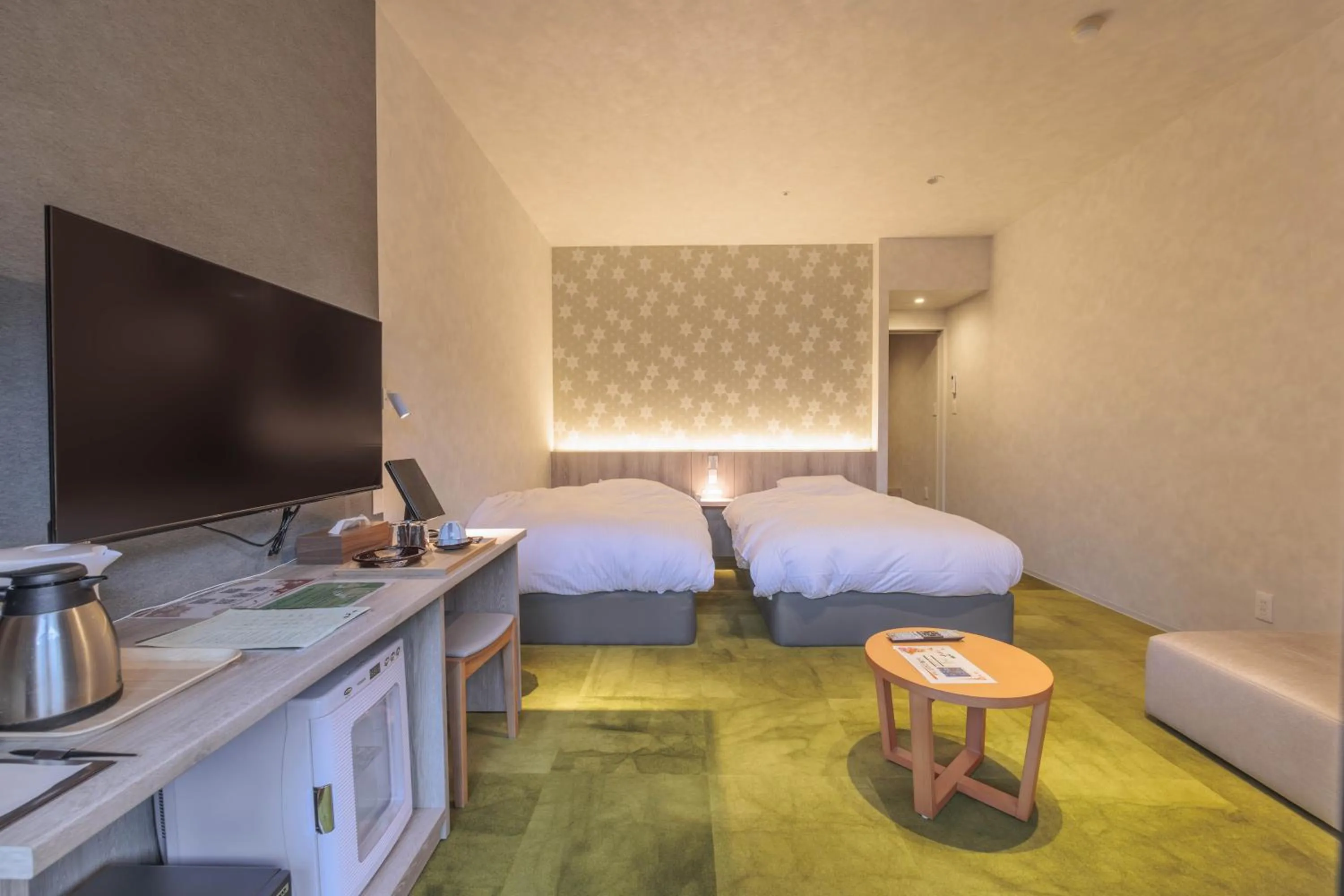 Photo of the whole room, Bed in Sennomori