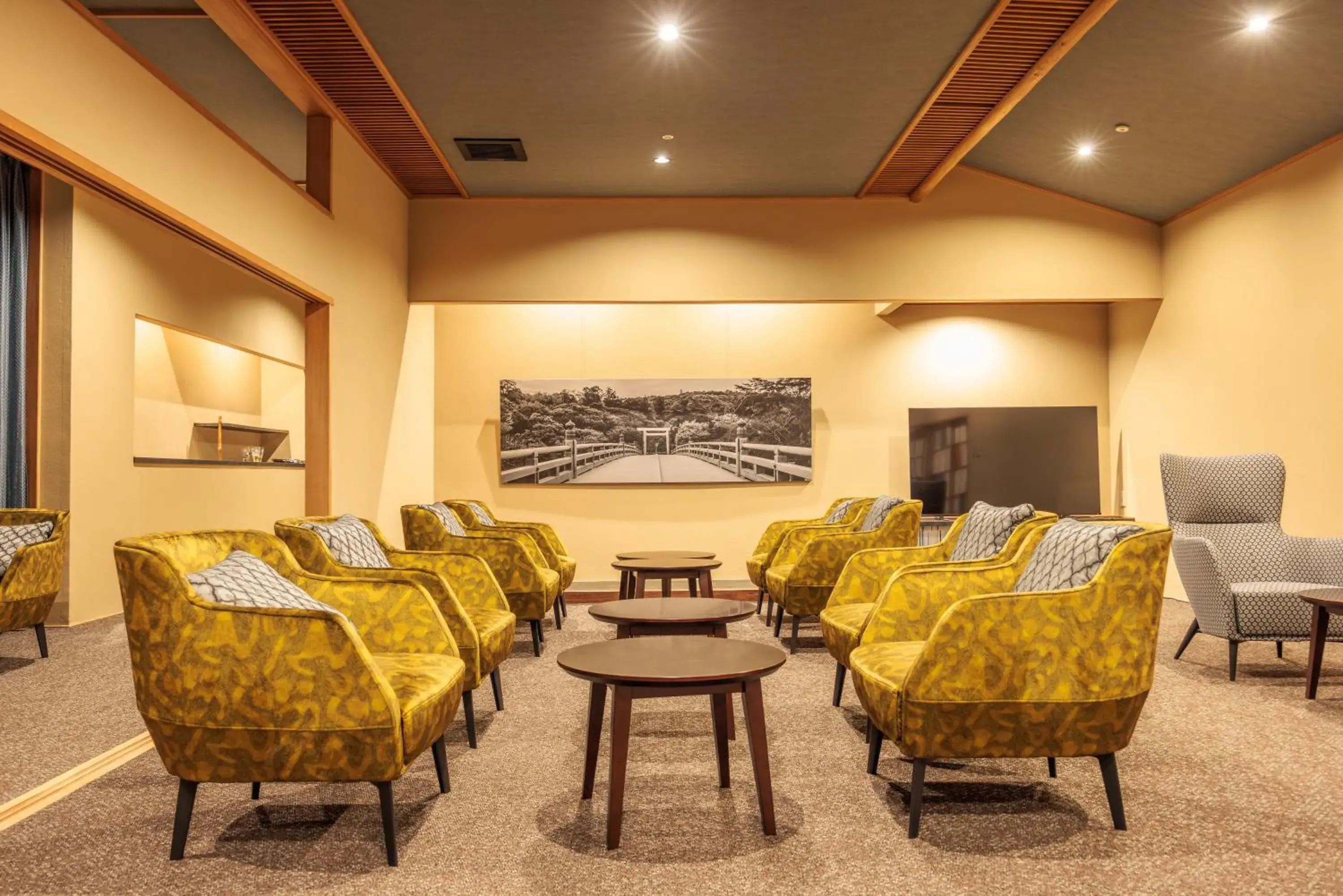 Lounge or bar in Sennomori Lounge or bar in Sennomori