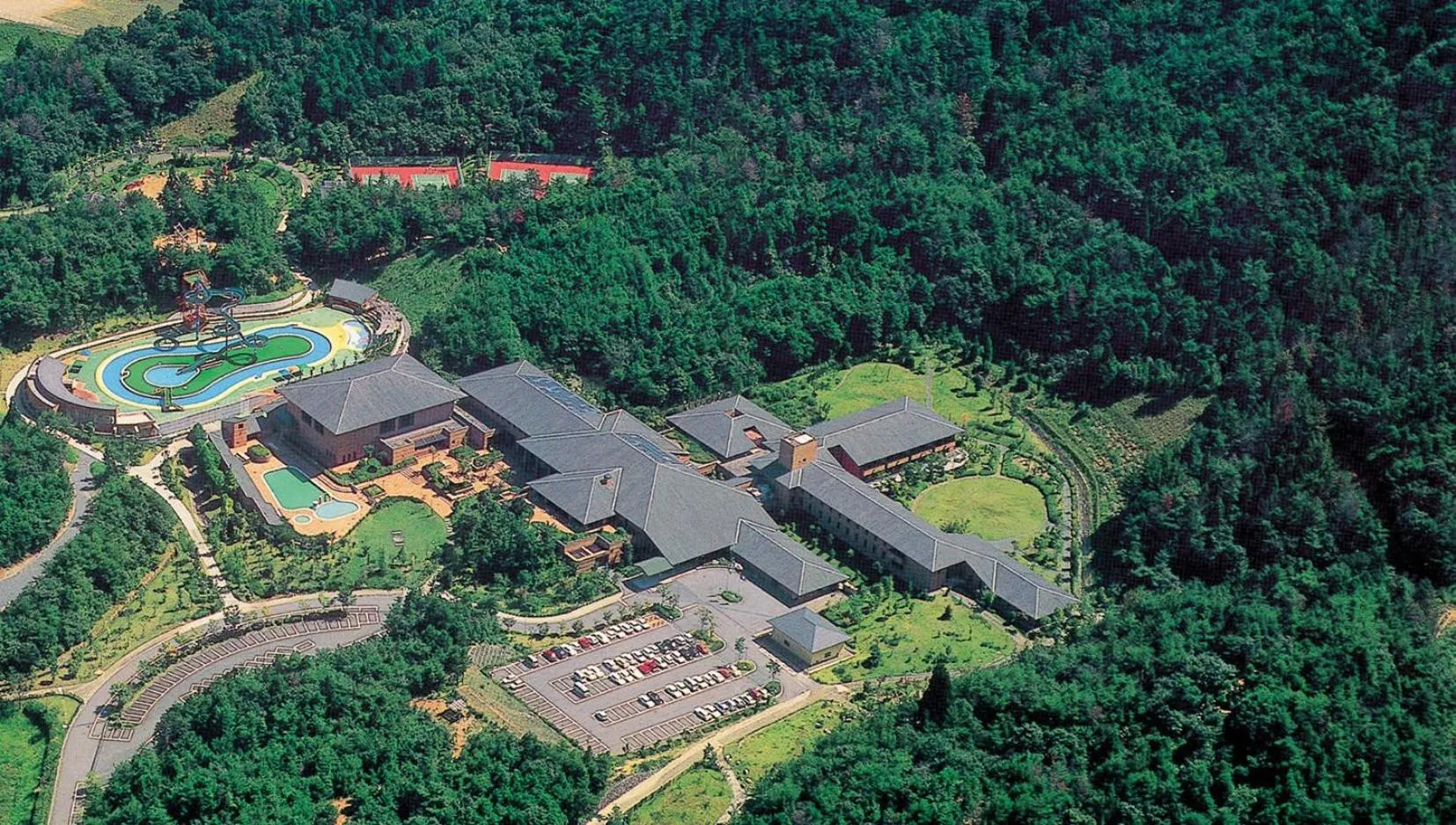 Property building in Sennomori