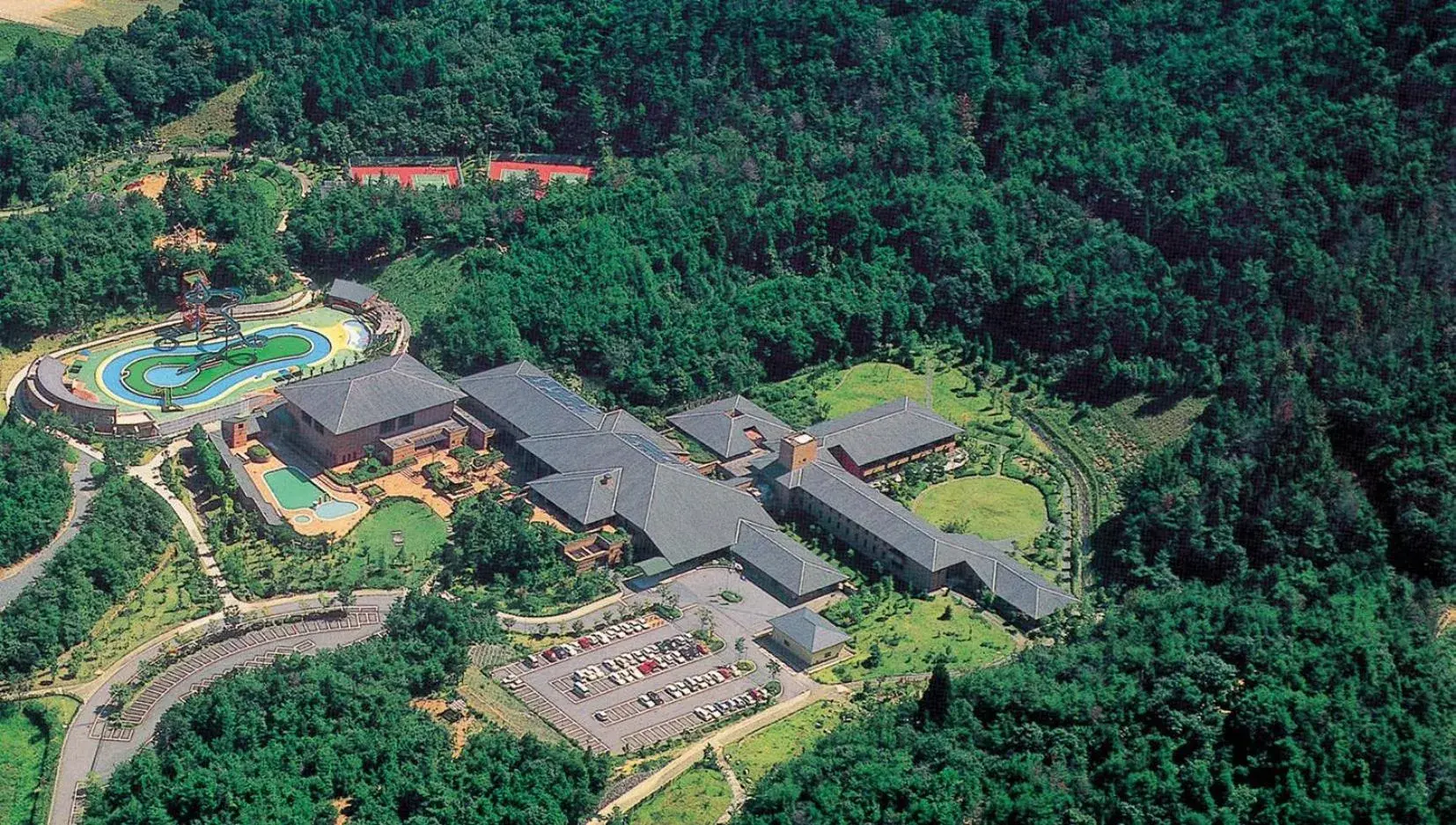 Property building in Sennomori Property building in Sennomori