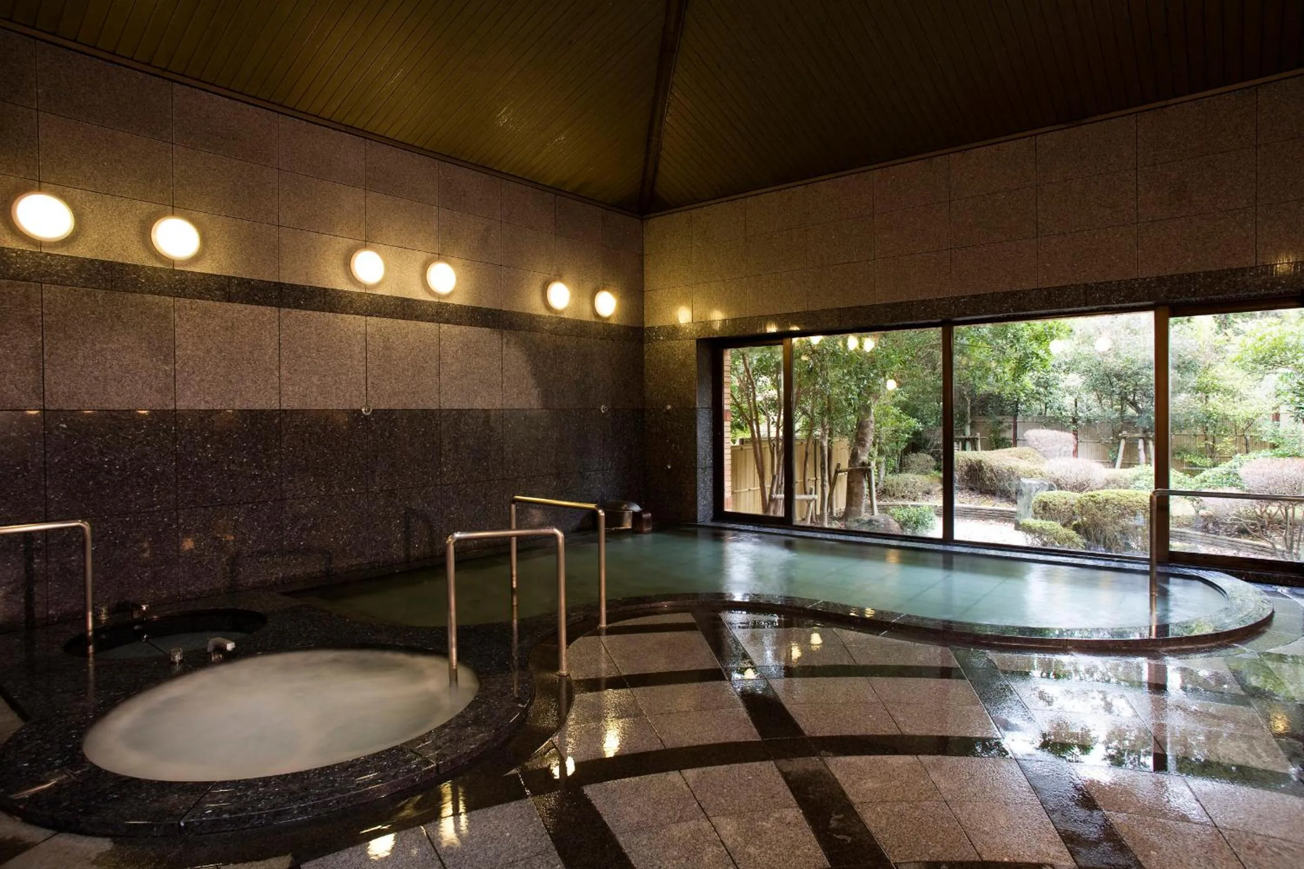 Hot Spring Bath in Sennomori