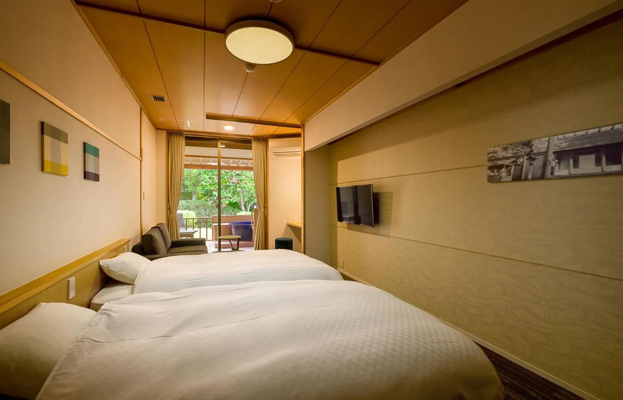 Photo of the whole room, Bed in Sennomori