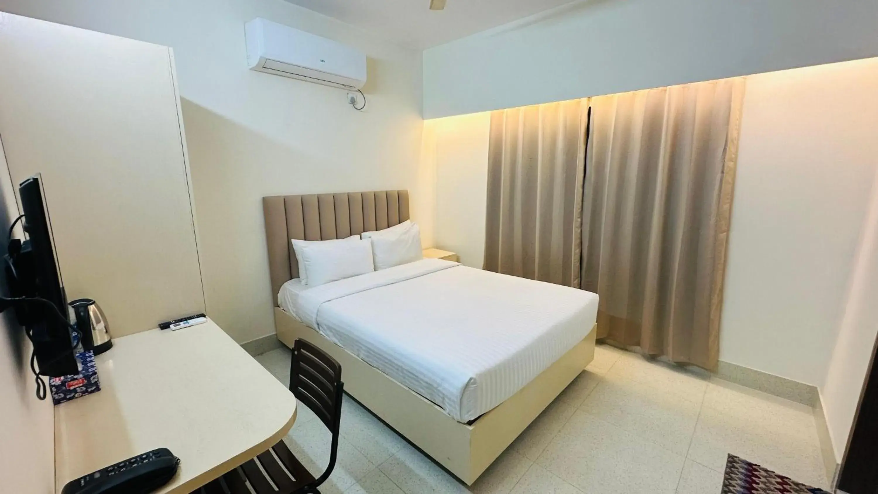 Photo of the whole room, Bed in Royal Regent Suites Dhaka Photo of the whole room, Bed in Royal Regent Suites Dhaka