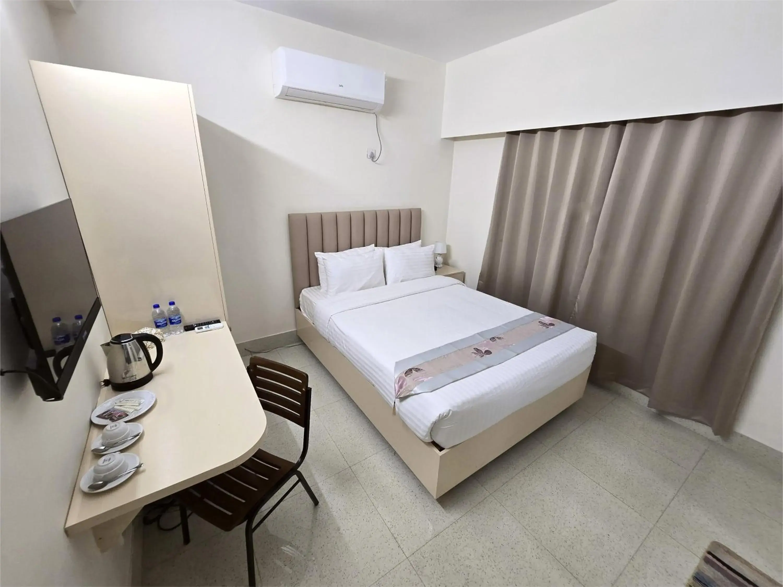 Photo of the whole room, Bed in Royal Regent Suites Dhaka Photo of the whole room, Bed in Royal Regent Suites Dhaka