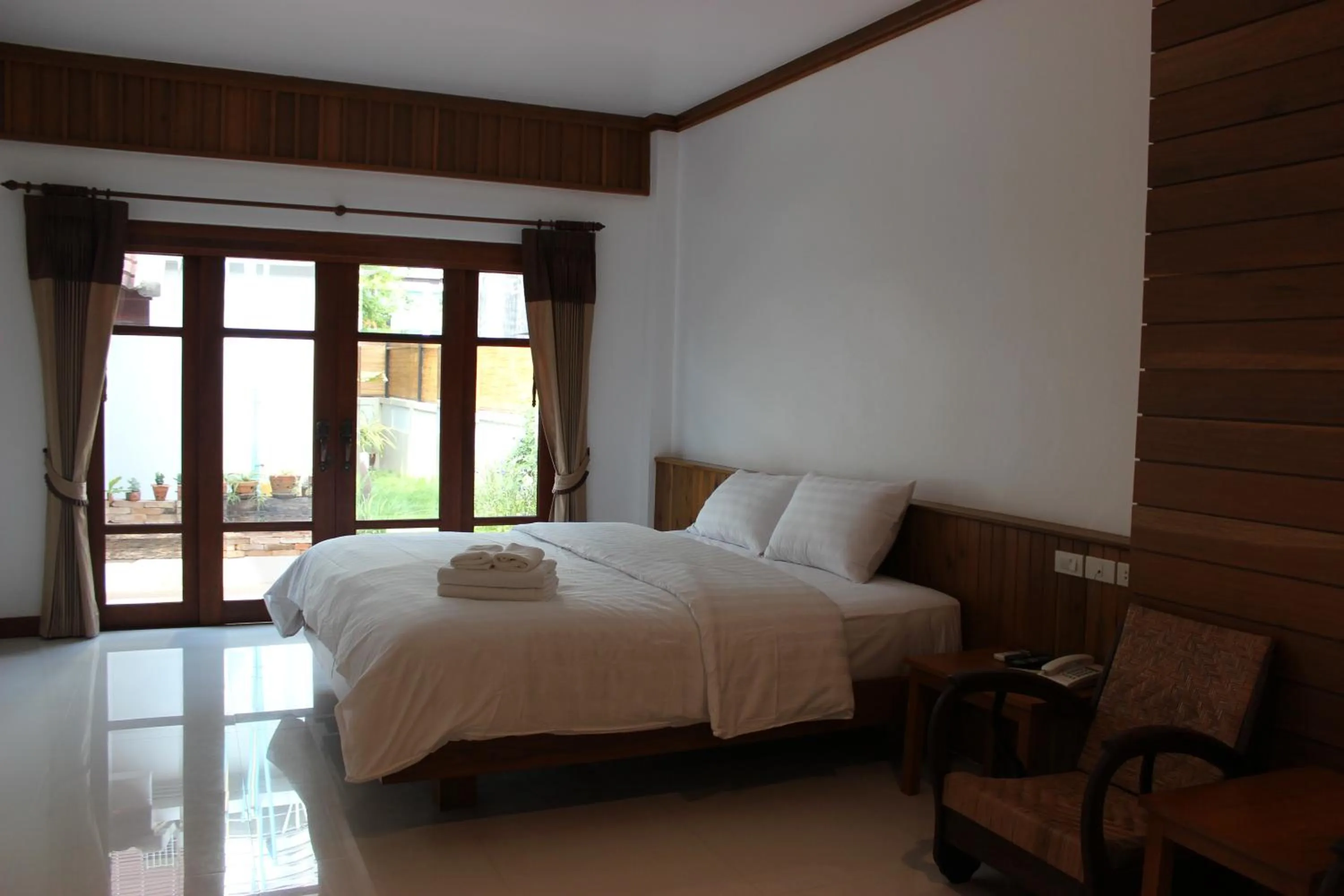 Bed in Tree Home Plus