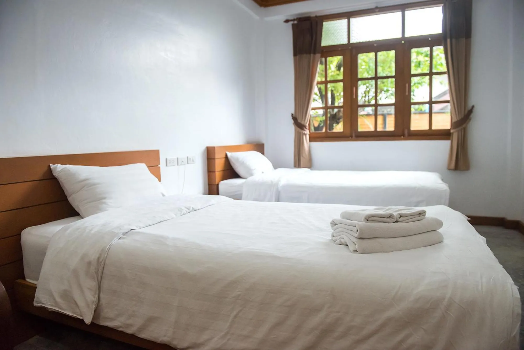 Bed in Tree Home Plus