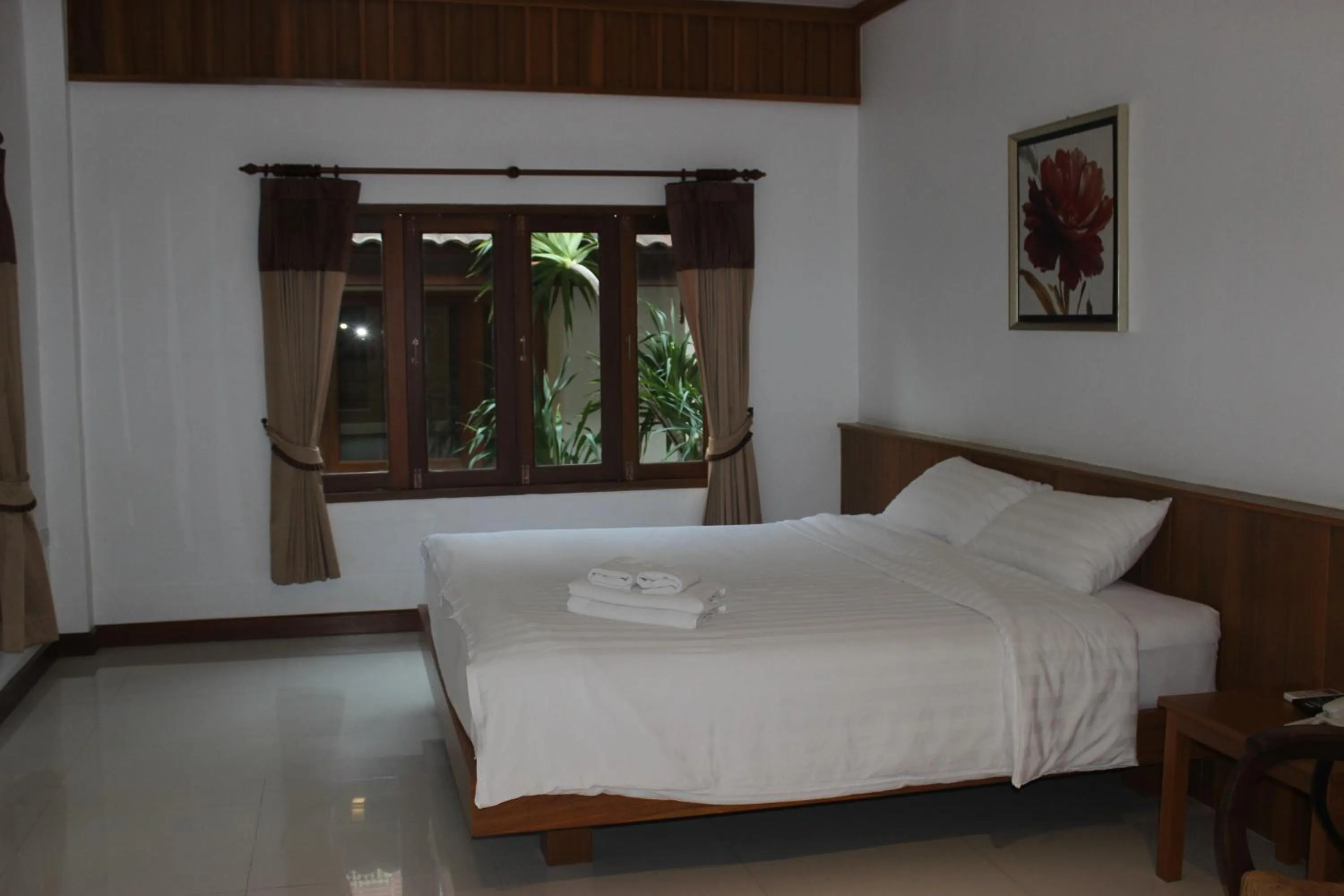 Bed in Tree Home Plus