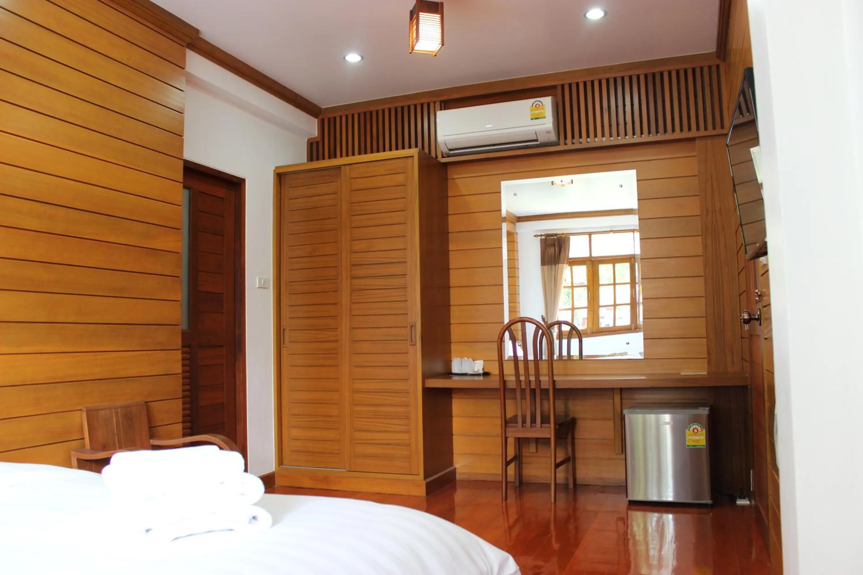 Bed in Tree Home Plus