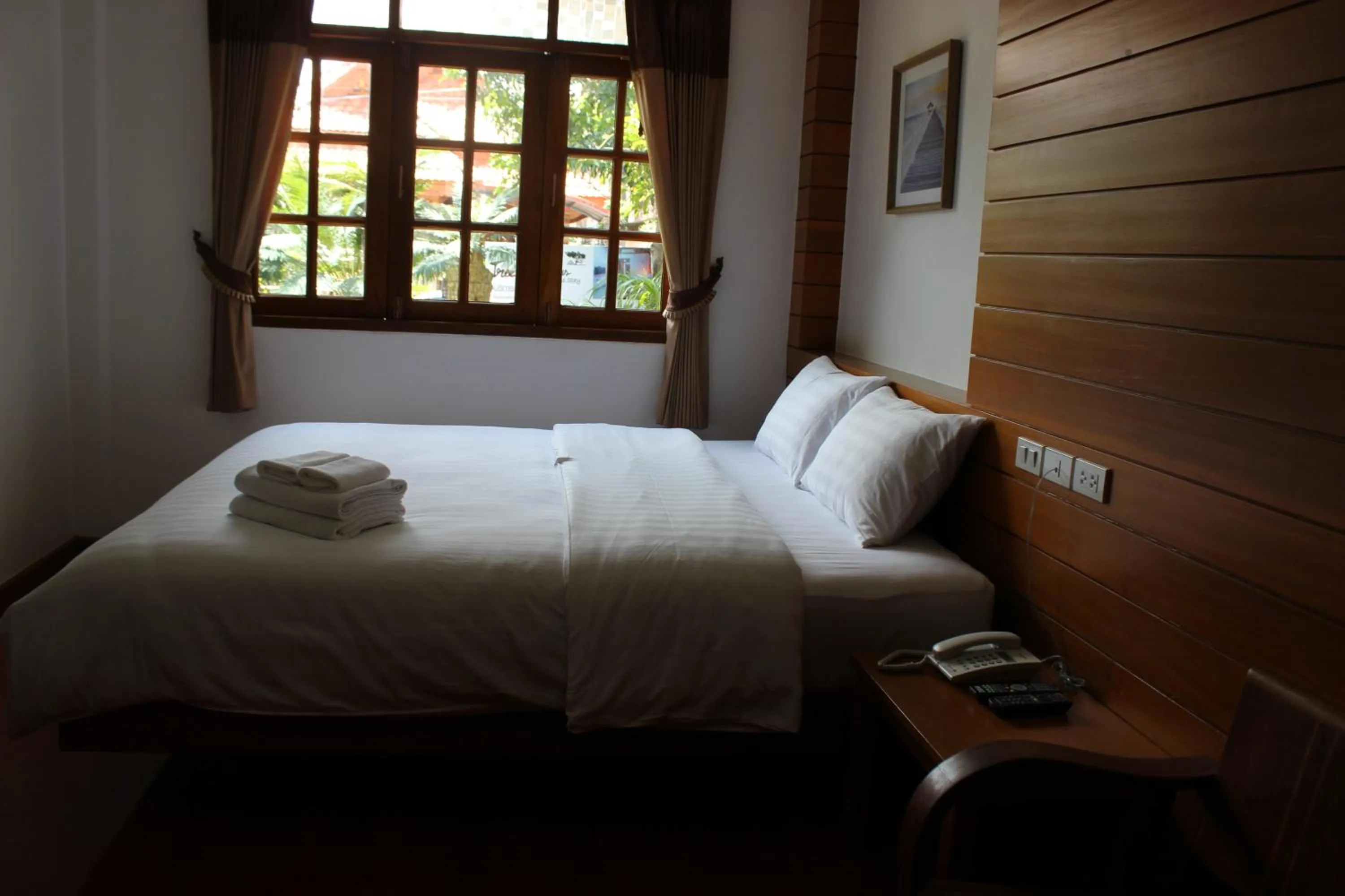 Bed in Tree Home Plus