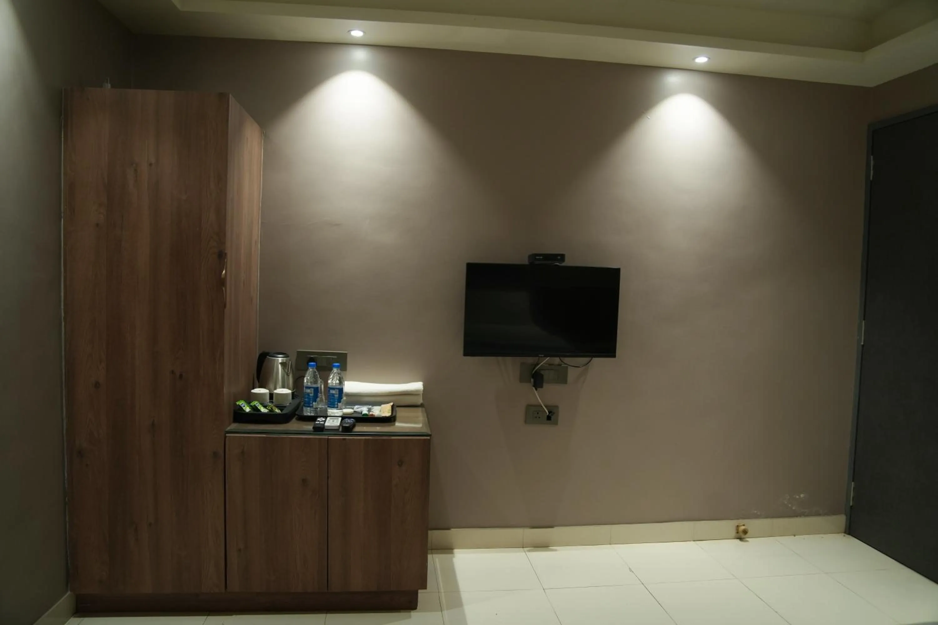 TV and multimedia in Hotel Yashoda