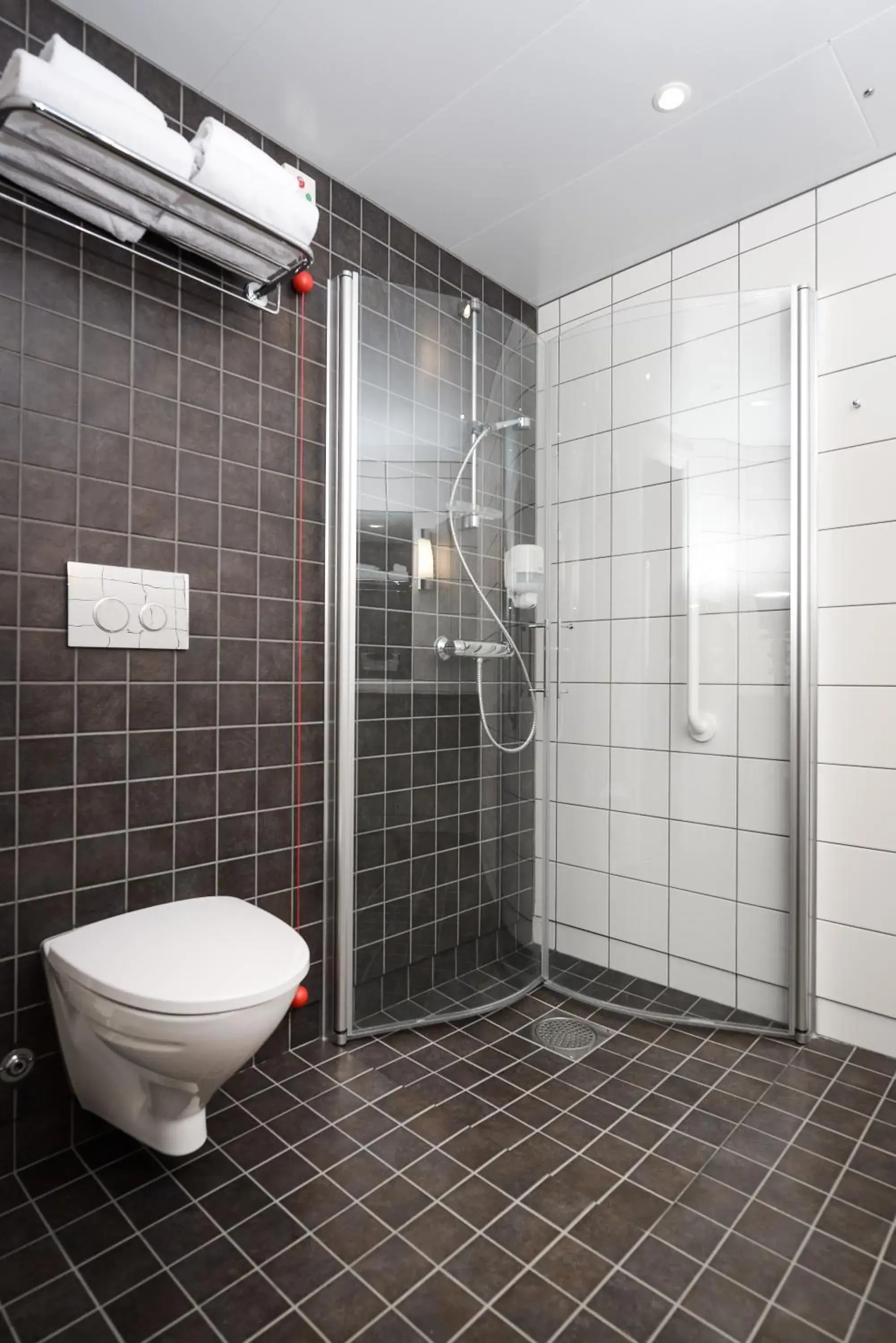 Bathroom in Pingvinhotellet UNN Tromsø Bathroom in Pingvinhotellet UNN Tromsø